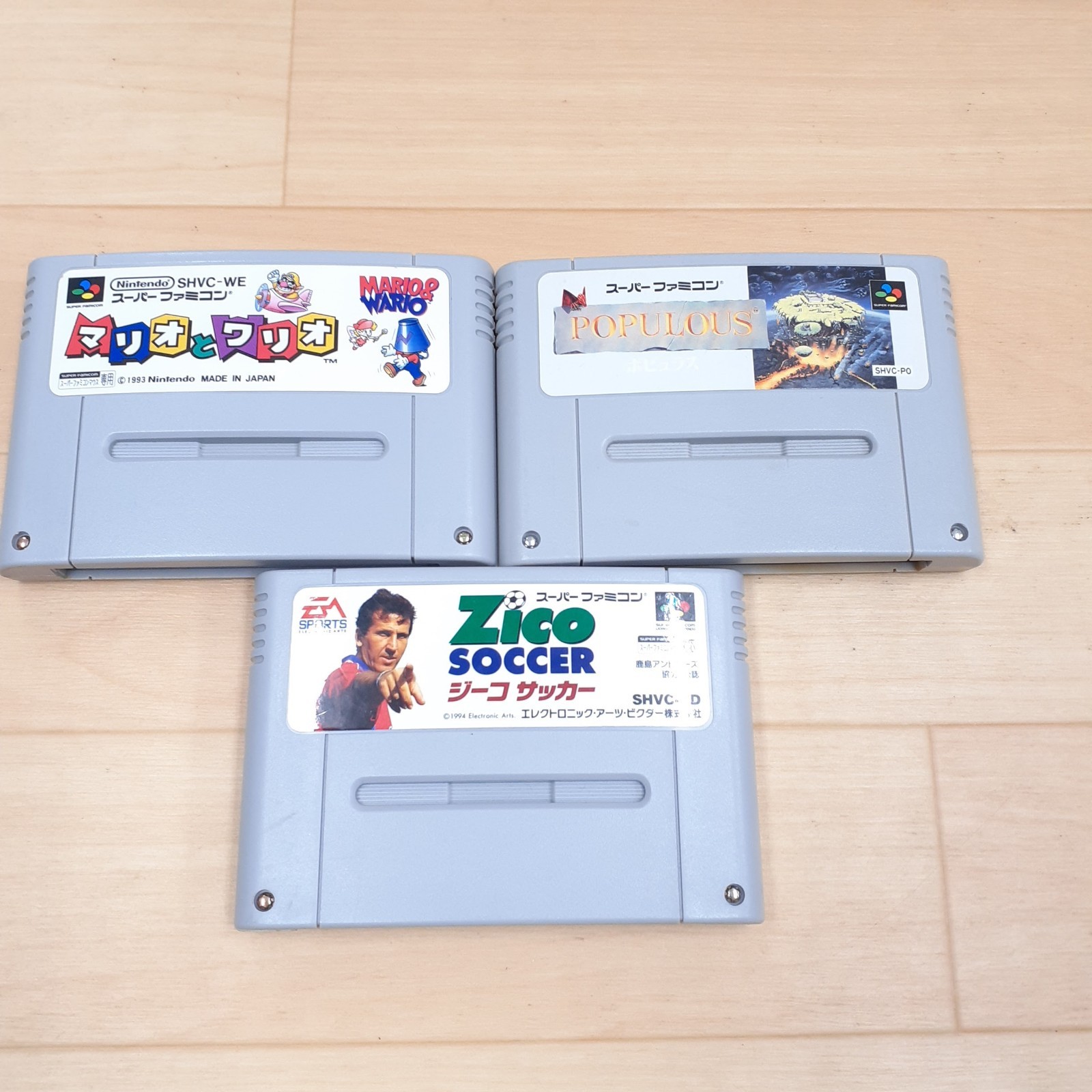 Nintendo Japanese Super Famicom Console in box with 6 games CIB SNES SHVC-001