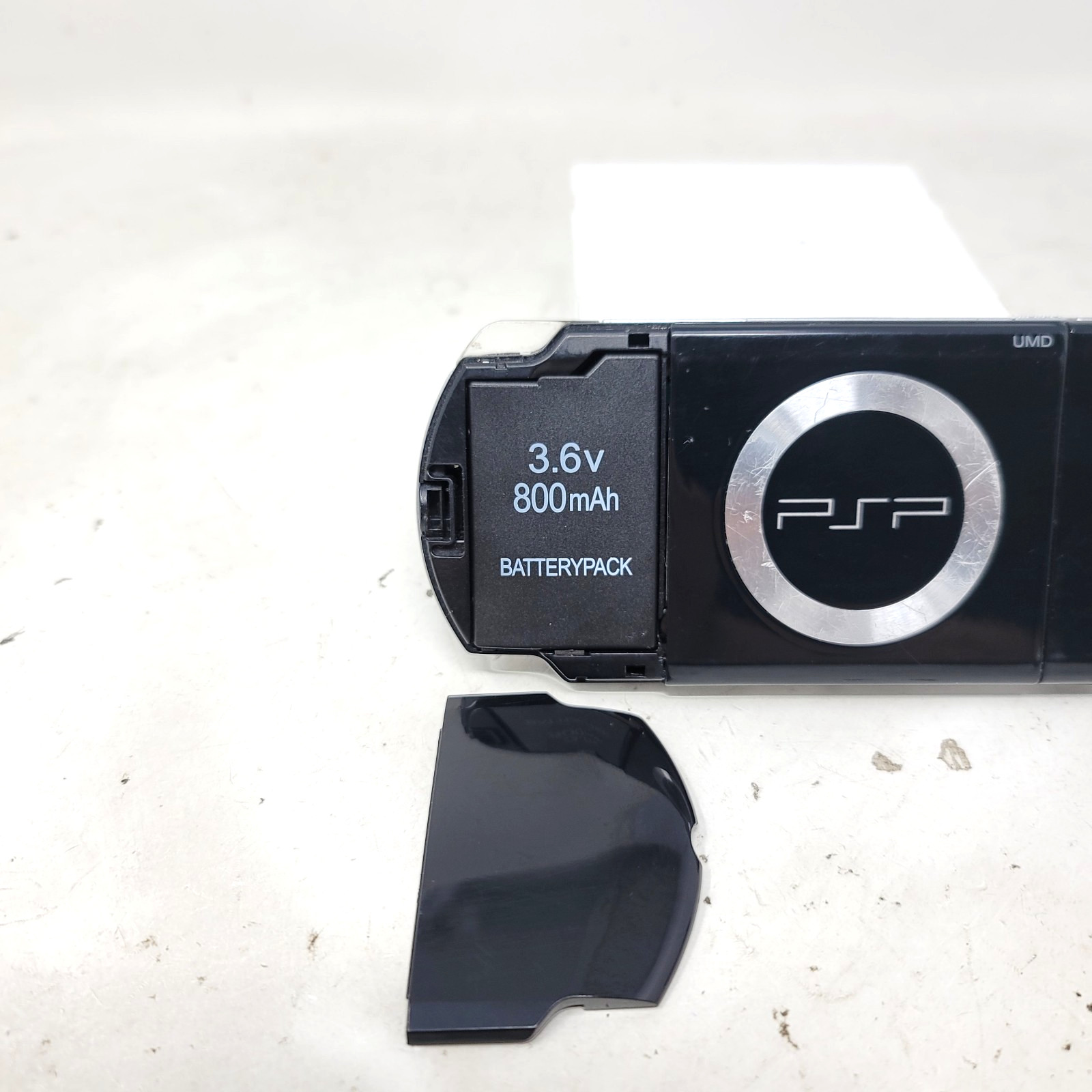 Sony PSP 2000 64MB Handheld Black W/ Charger & New Battery Tested Working