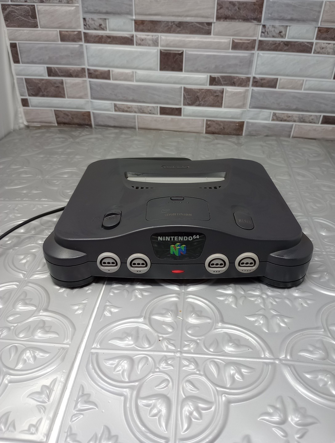 Nintendo 64 System 32MB Home Console Charcoal Gray W/ 3 Controllers , Cords