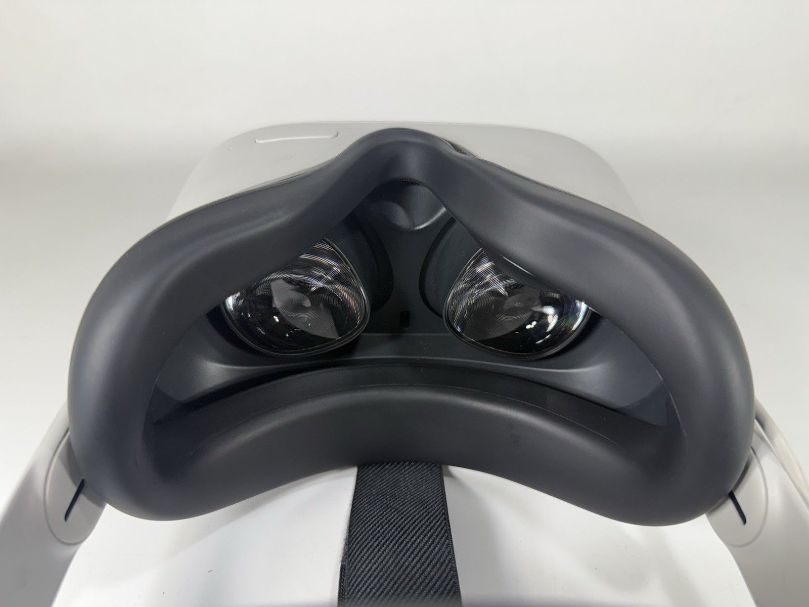 Meta Quest 2 Advanced 256GB All-In-One Virtual Reality Headset with 1 Controller