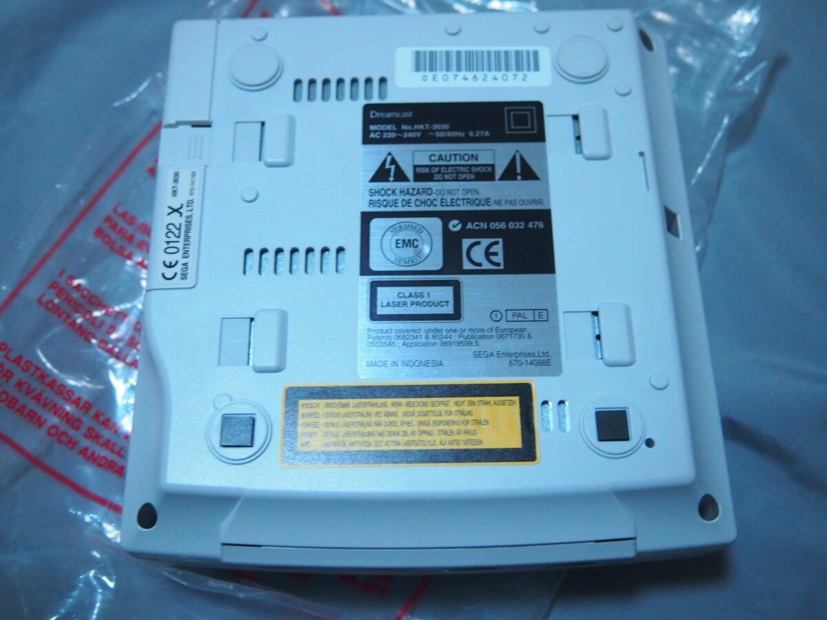 Sega Dreamcast PAL EU HKT-3030 Console *COMPLETE – UNUSED? MINT*