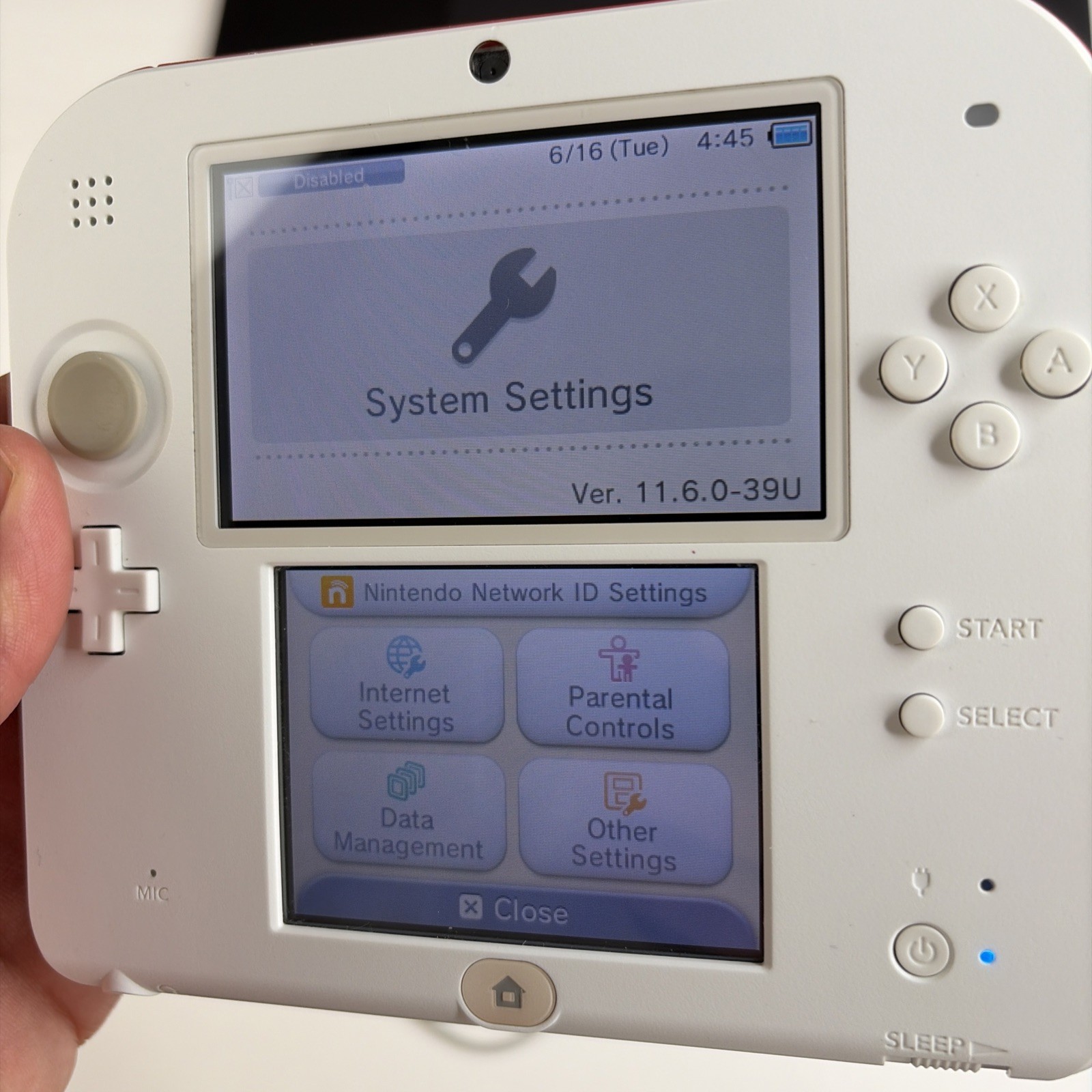 Nintendo 2DS White & Red Handheld System w/Charger Stylus Case US Model