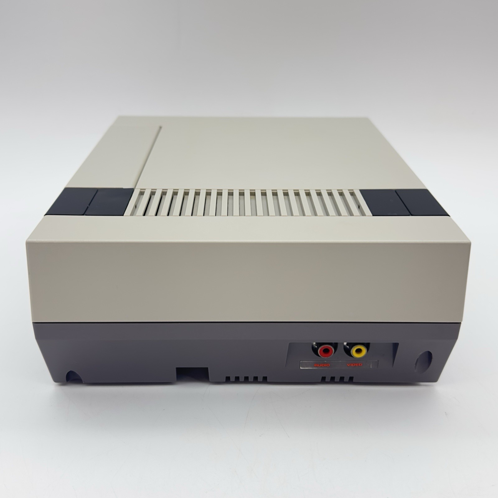 Nintendo NES Console NES-001 System Bundle TESTED Controller 4 Games Cables READ