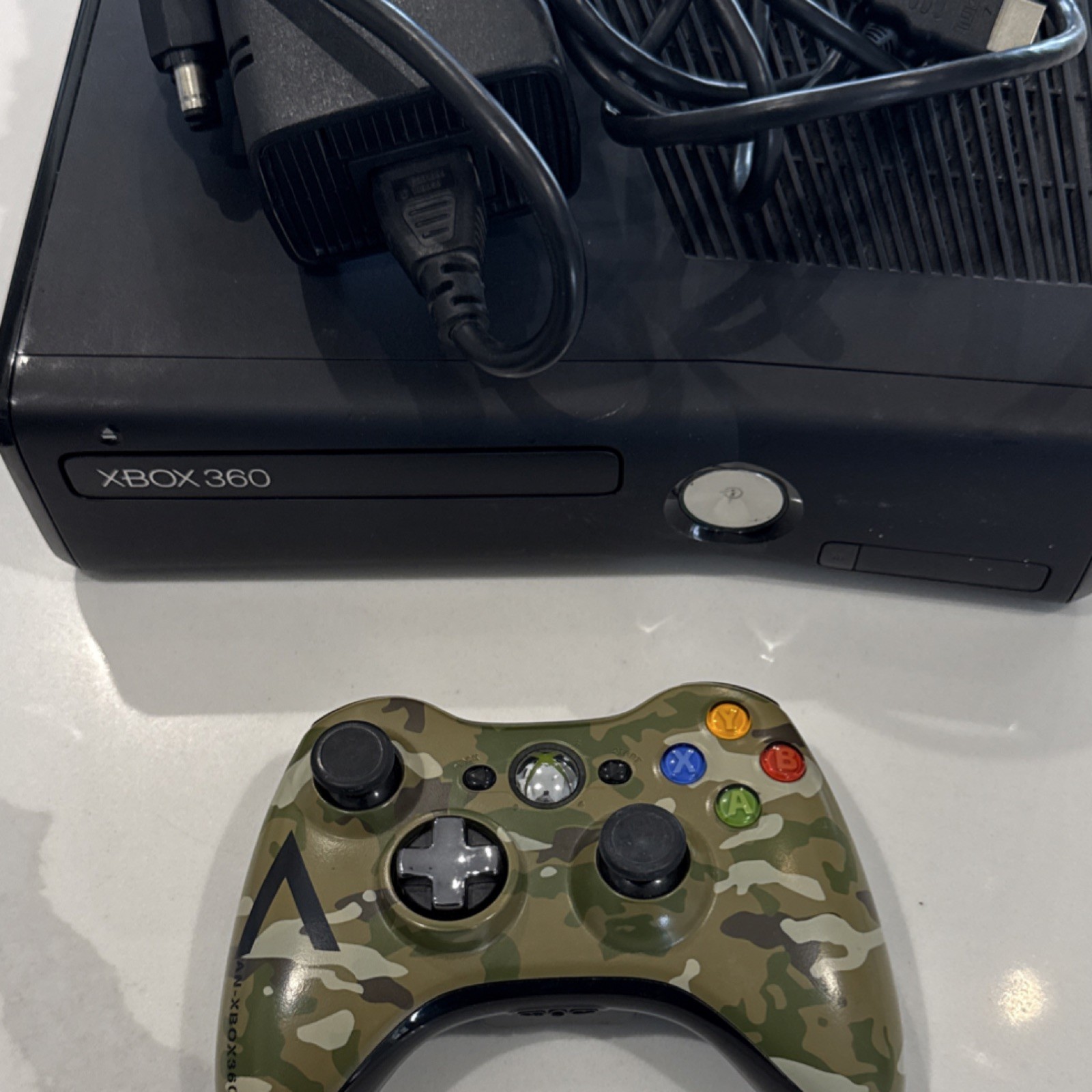 Microsoft Xbox 360 S Black Home Console 1439 HDMI Dolby Digital 2011