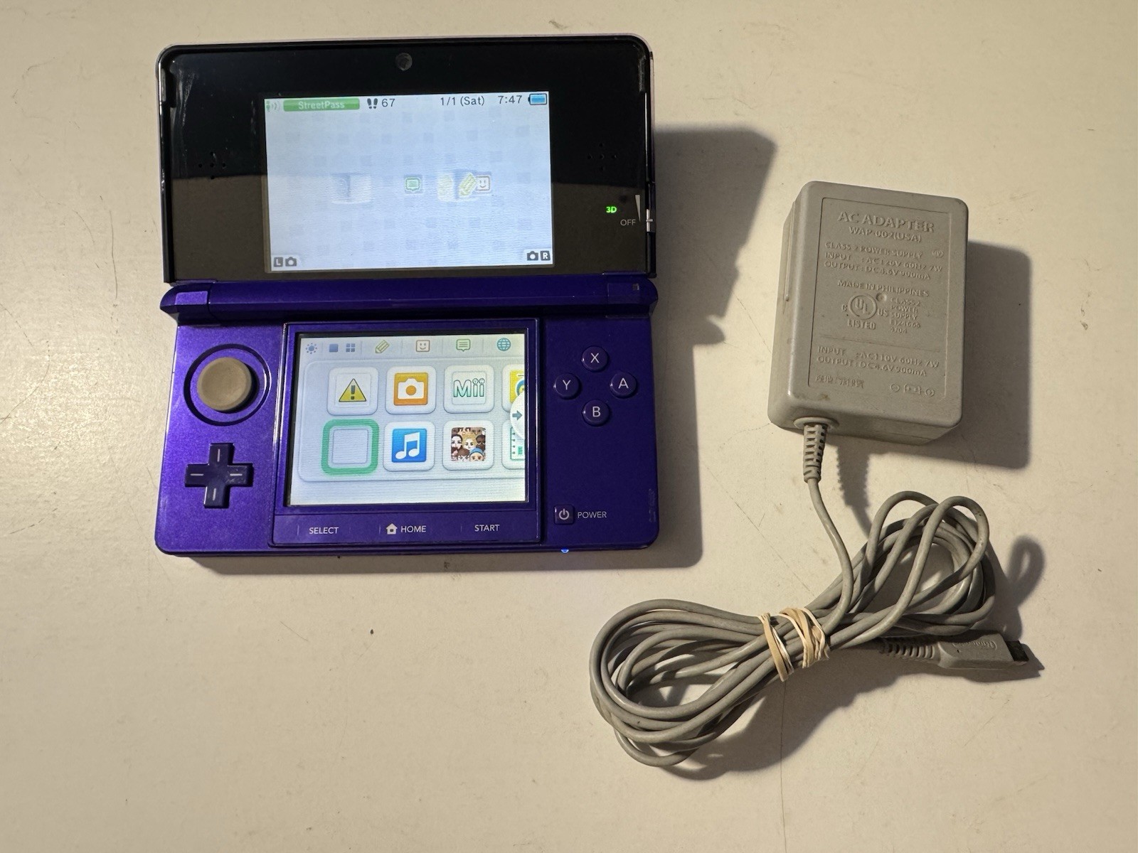 READ Nintendo 3DS Midnight Purple Handheld Game System- Works, No Stylus READ