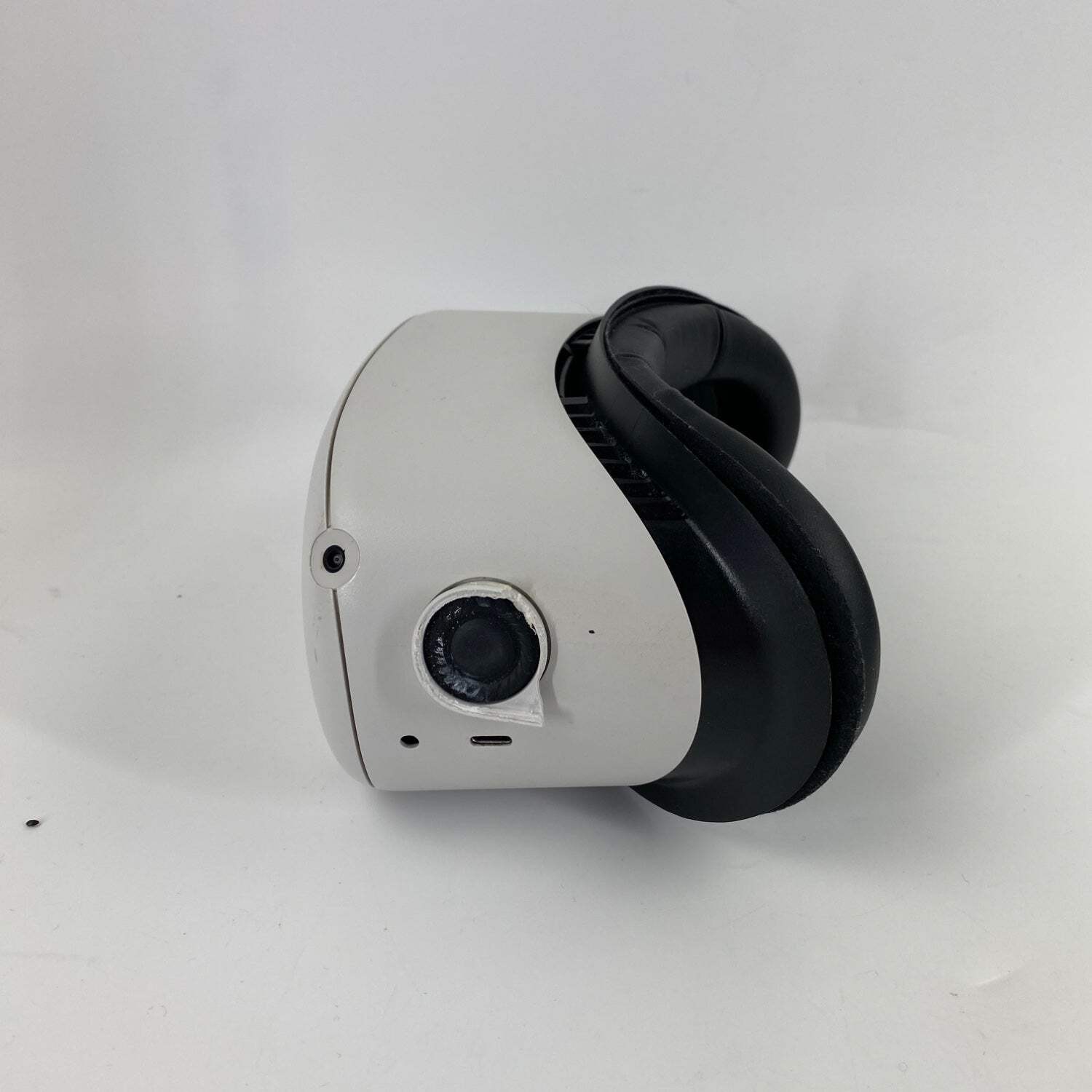 Broken Meta Quest 2 128GB Standalone All-in-One VR Headset KW49CM Broken Strap