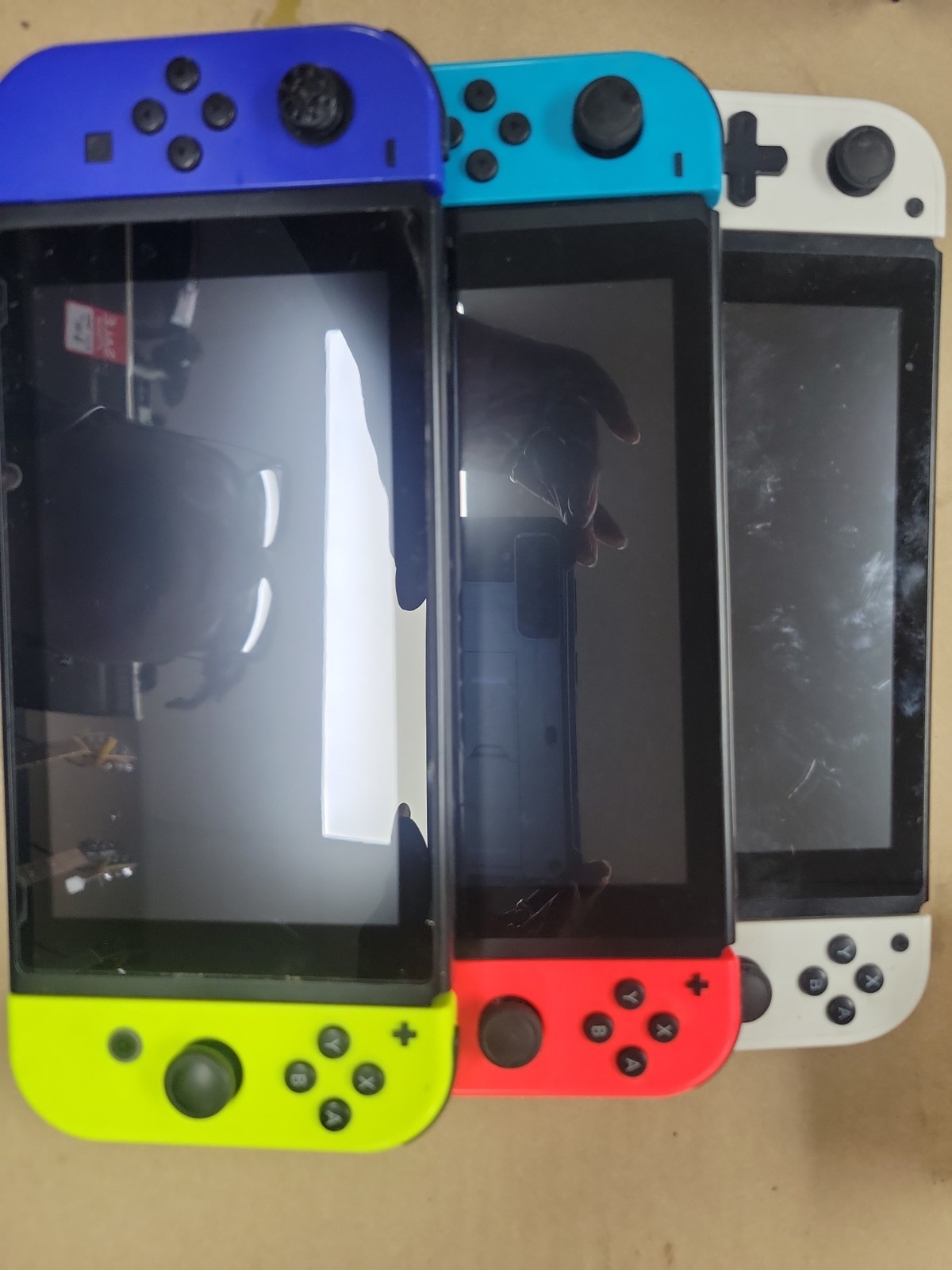 Nintendo Switch Console Tablet w/ Neon Yellow Blue &White Joy-Con. Sold Separat
