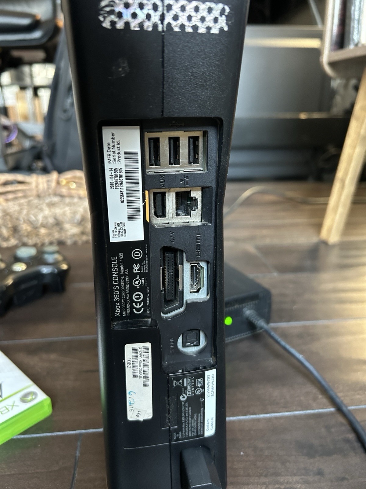 Microsoft Xbox 360 S 250GB Black Wi-Fi HDMI NTSC-U/C Controller Power Supply
