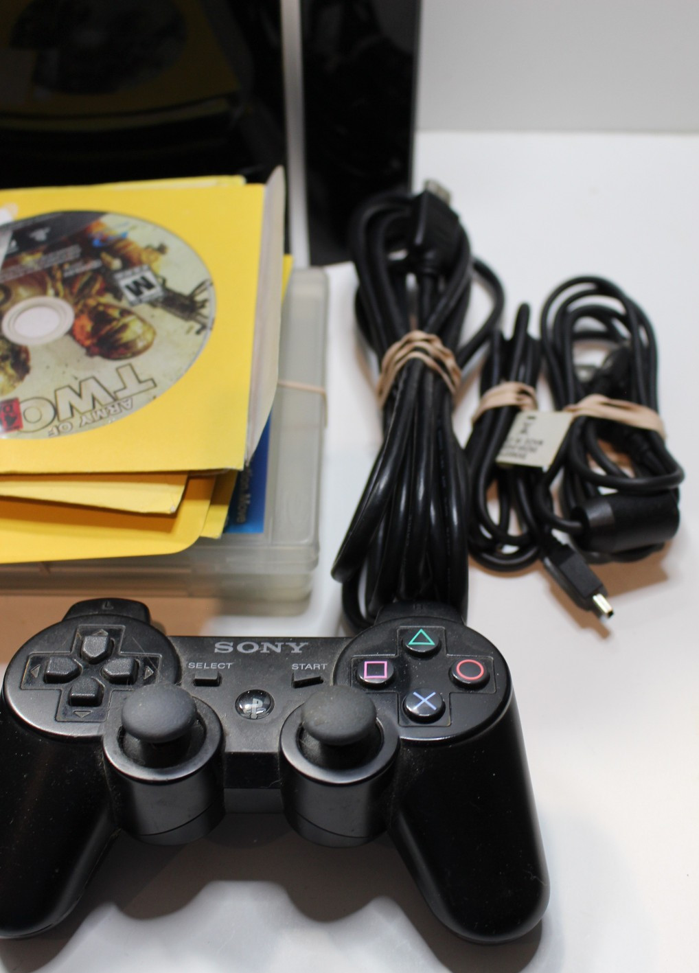 Sony PlayStation 3 Black Model CECHH01 Complete (2) Controllers (18)Games