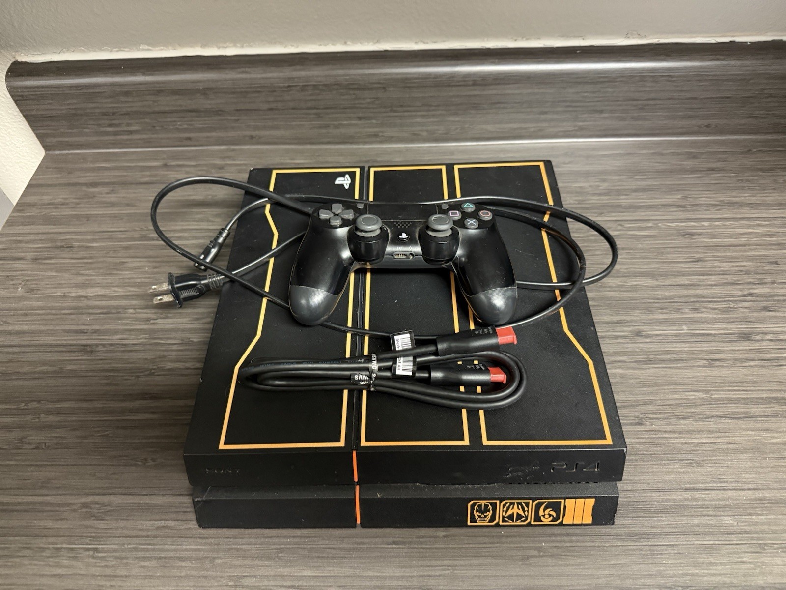 Sony PlayStation PS4 CUH-1215B 1TB Game Console Call of Duty: Black Ops III