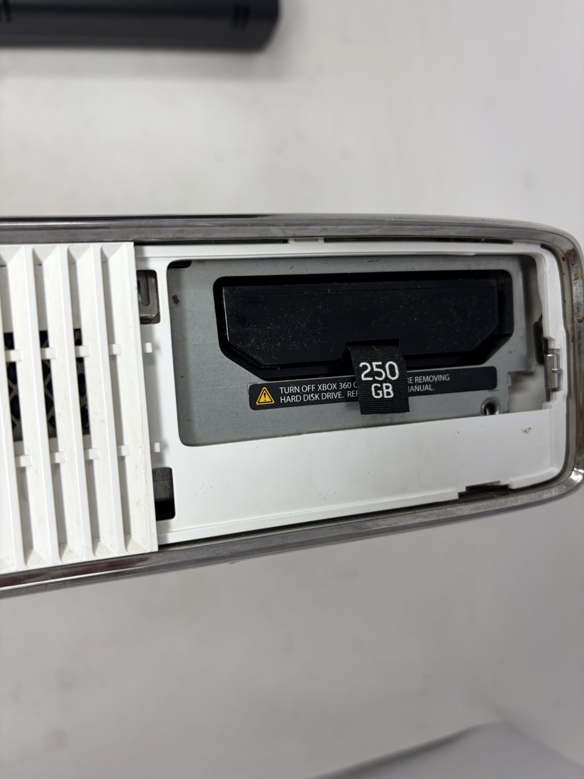 Xbox 360 Slim 250GB White Console With Controller HDMI and Power Cord Working