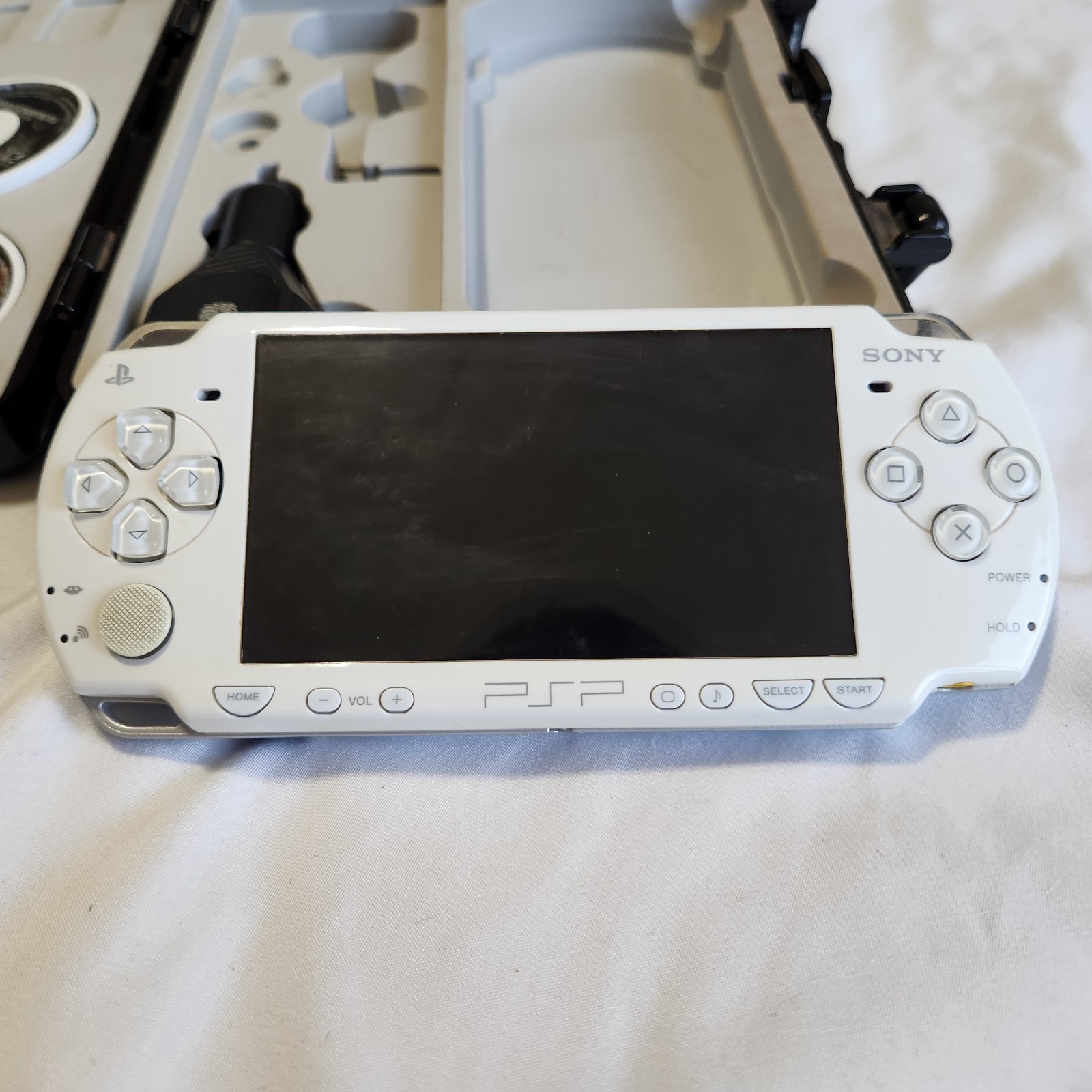 Sony PlayStation PSP-2001 Limited Ed. Star Wars Darth Vader White Bundle 2 Games