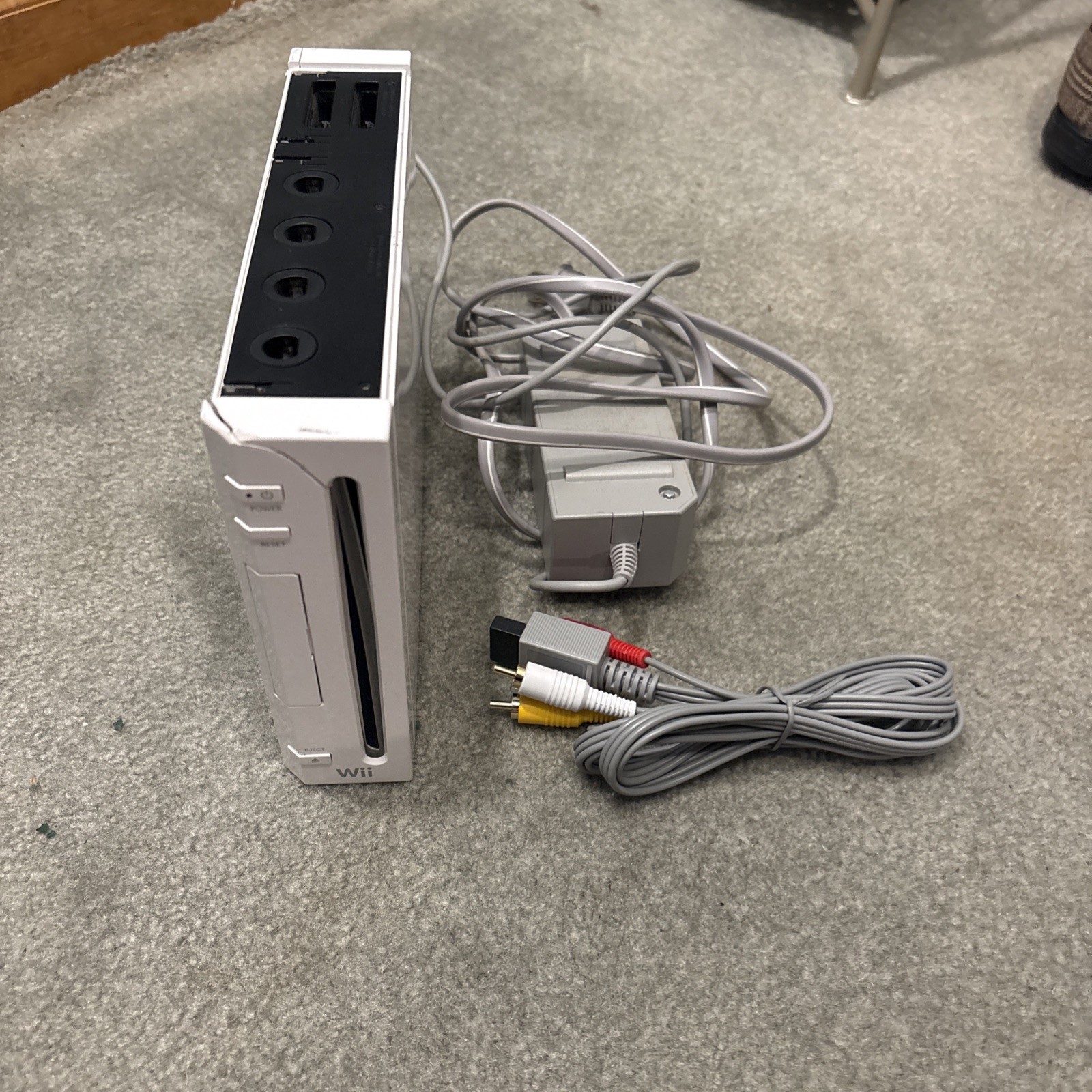 Nintendo Wii Console – White For parts Repair