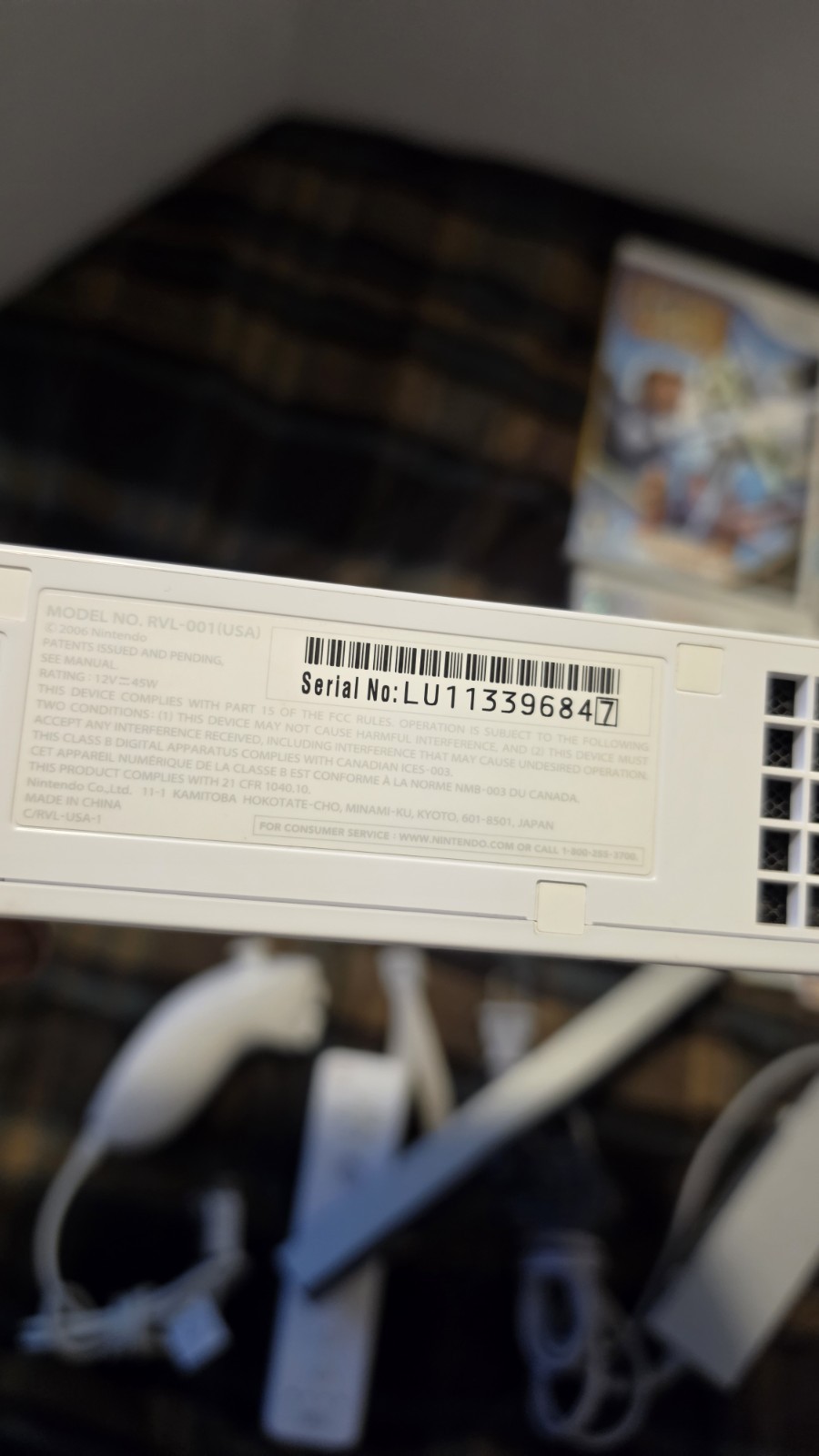 Nintendo Wii RVL-001 512 MB Home Console – White Bundle with 4 Games