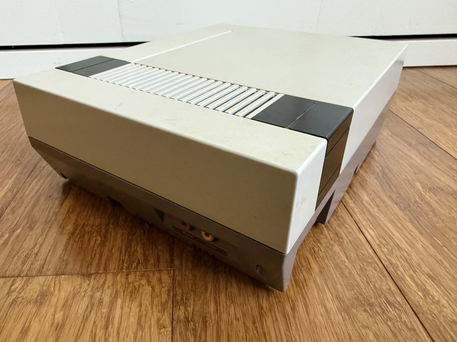 Nintendo NES Console Bundle • 2 Controllers • Zapper • Mario Duck Hunt • OEM