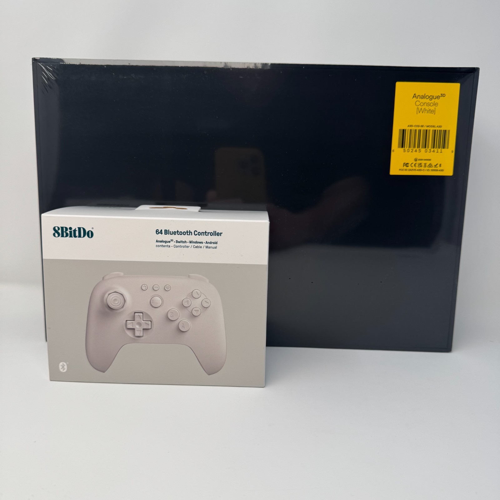 Analogue 3D – Brand New/Sealed – White FPGA N64 Console and 64 8bitdo controller