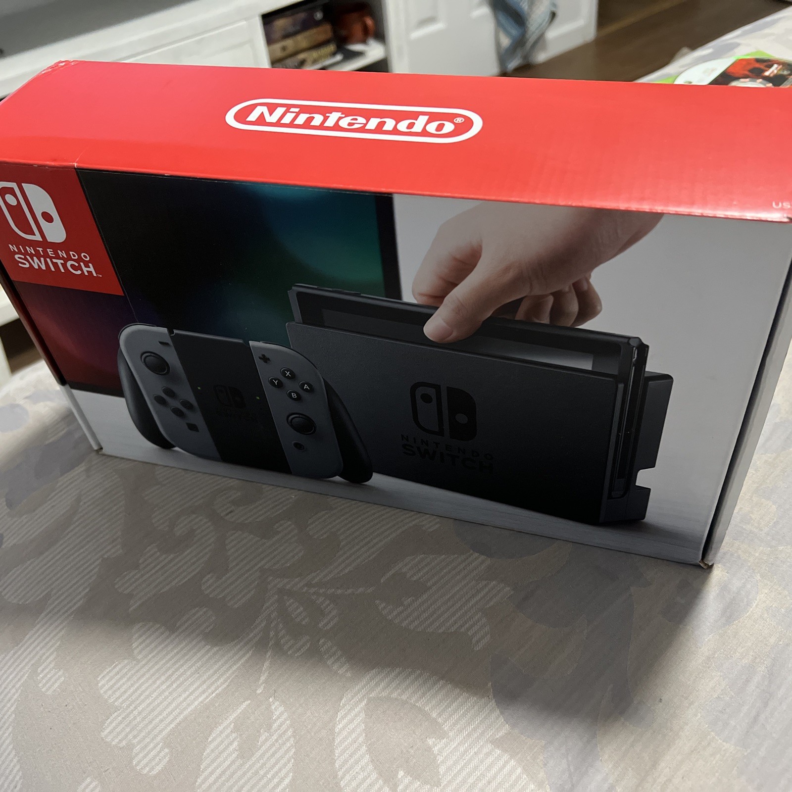 Nintendo Switch V1 HAC-001 Unpatched Low Serial – Original Box!