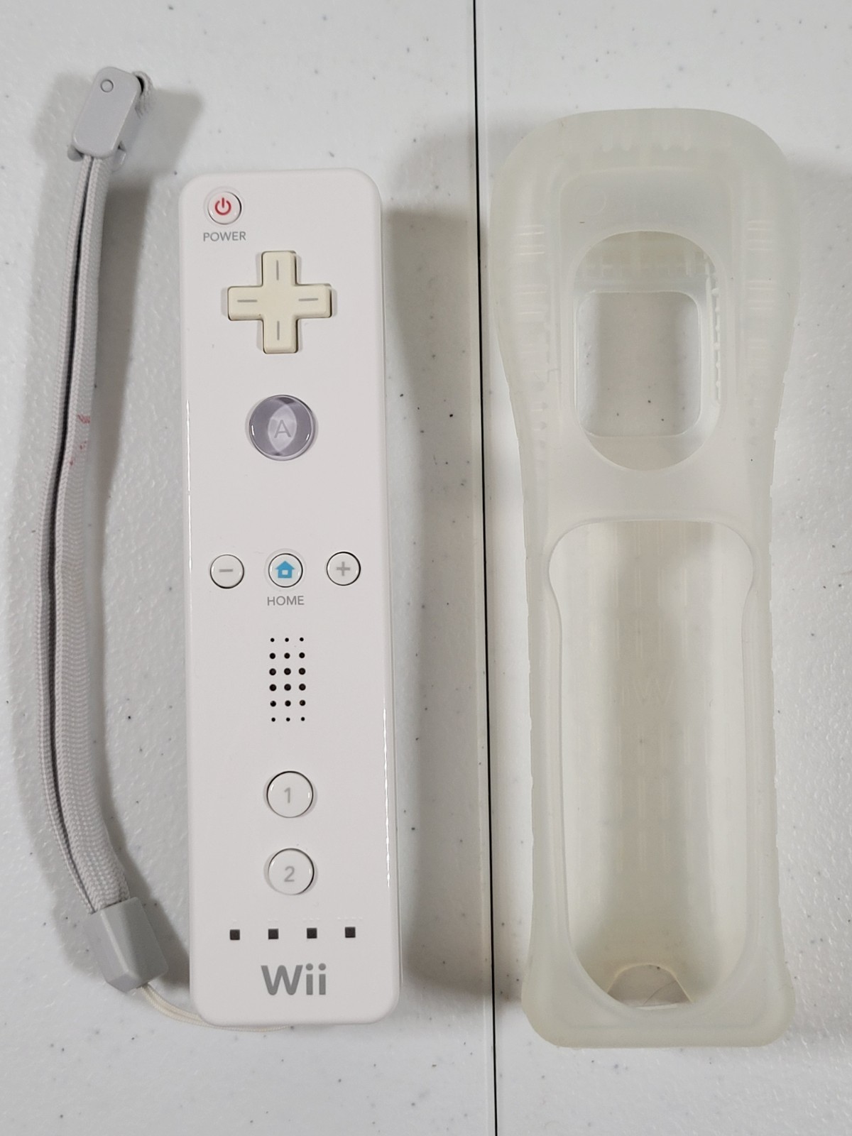 White Nintendo Wii Console RVL-001 – Complete In-box – Matching serial #’s