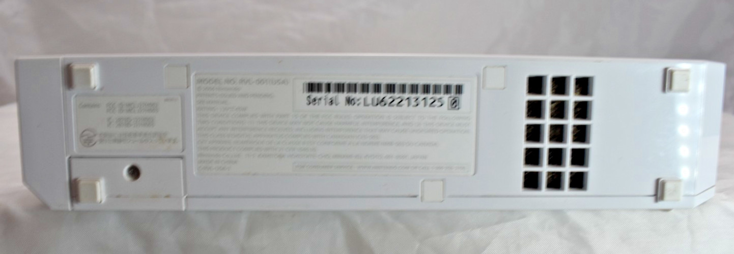 Nintendo Wii RVL-001 Console with Cables 2 Remote & Nunchuk. Tested Works
