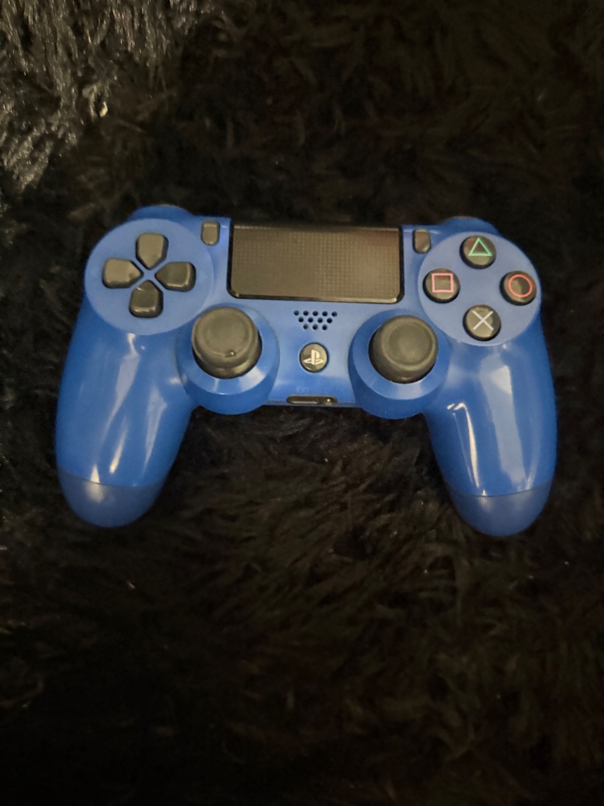 Sony Black PlayStation 4 Pro 1TB, 3 controllers, Hdmi cord, Charger