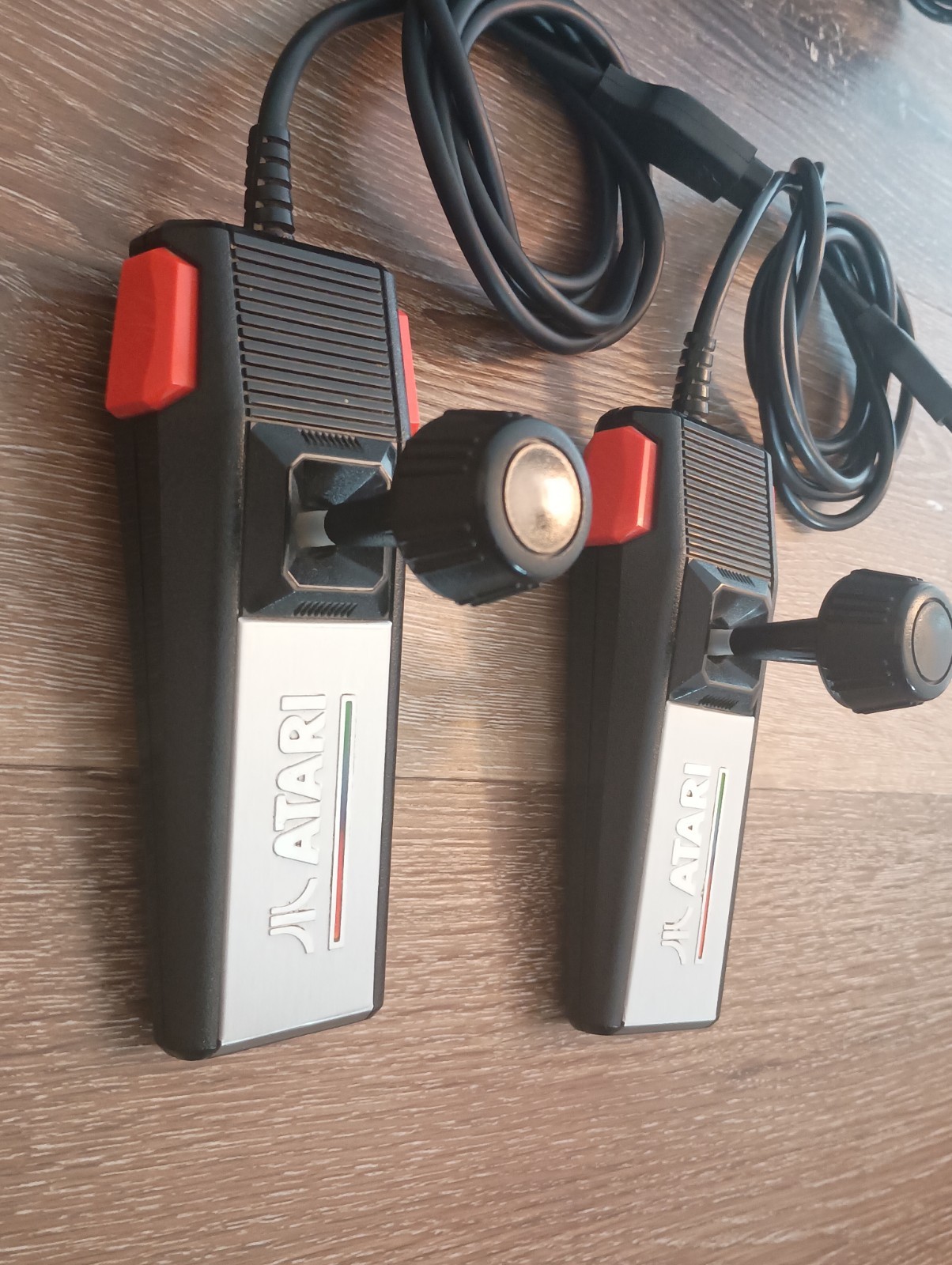 READ Atari 7800 ProSystem Console w/ 2 Controllers and Cords Tested and Working