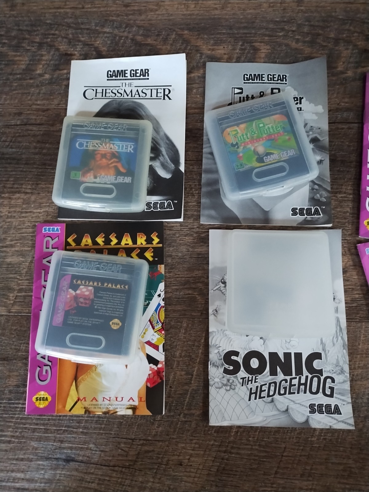 Sega Game Gear – 8 Games – Accessories – & CARY CASE. VGS