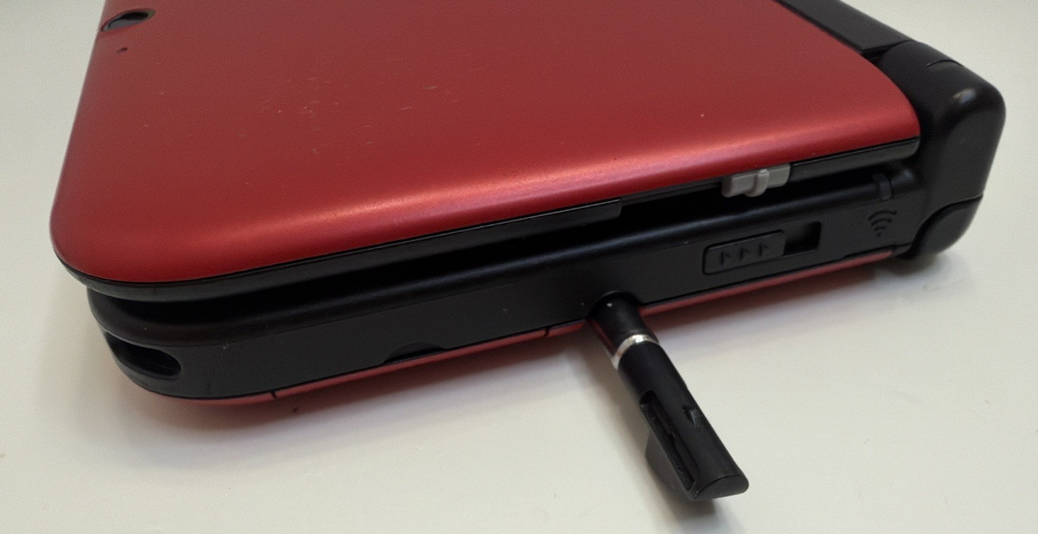 Nintendo 3DS XL Handheld Console – Black and Red – Excellent CIB Complete!