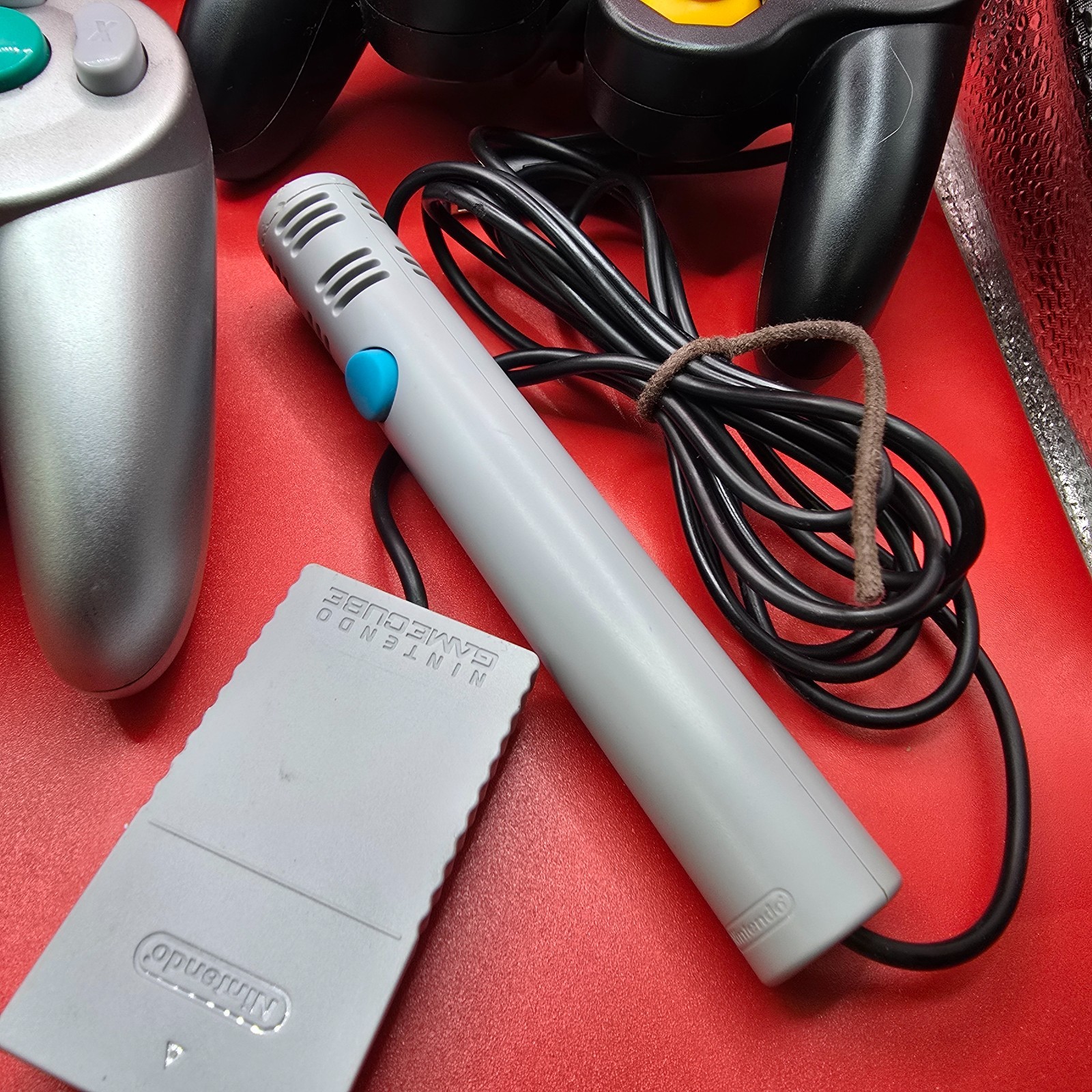 Nintendo GameCube Console DOL-101 3 Controllers/Microphone MarioParty 7 Read