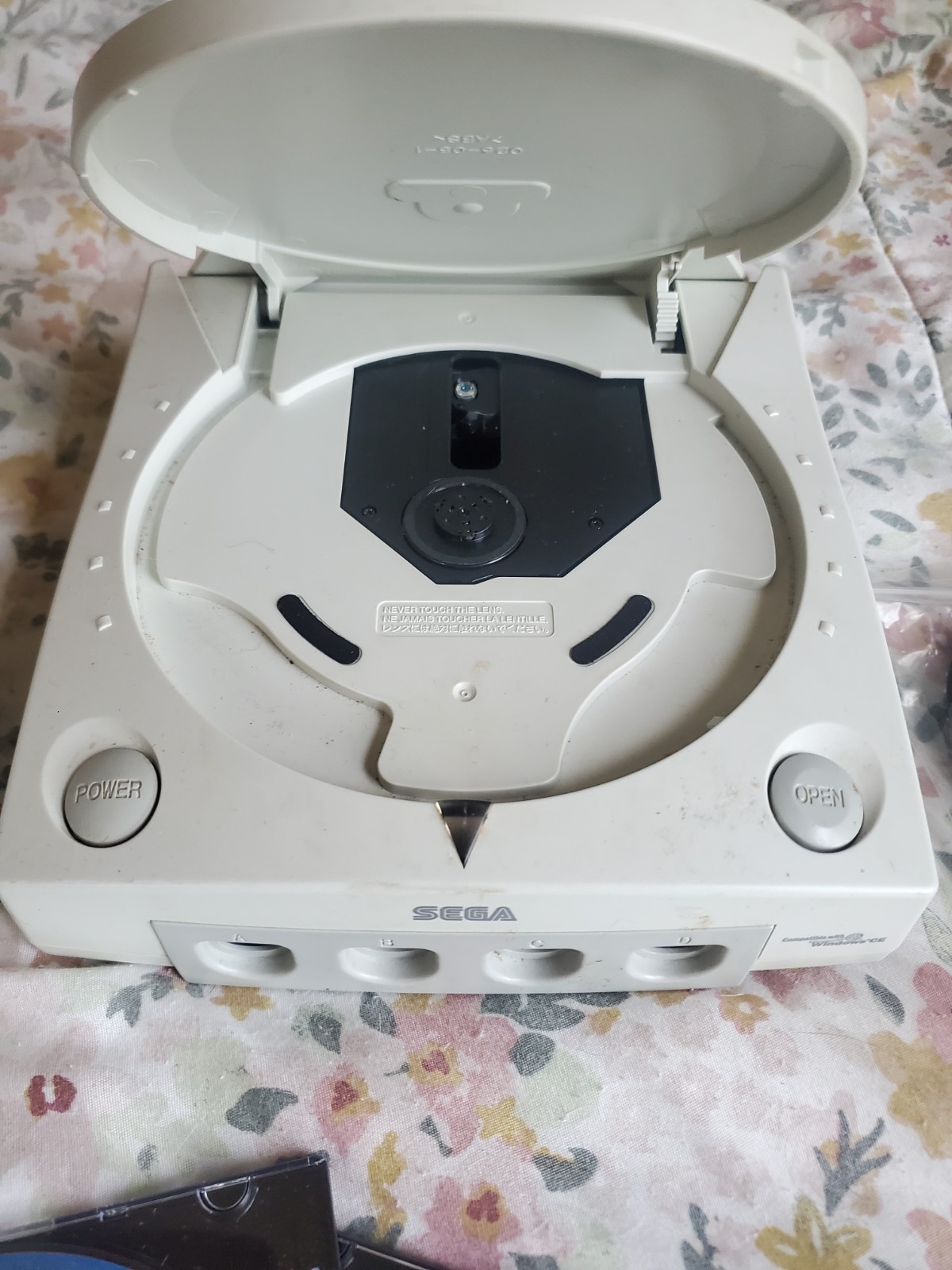 SEGA Dreamcast White Console w/ Cords & Controller Tested Works.