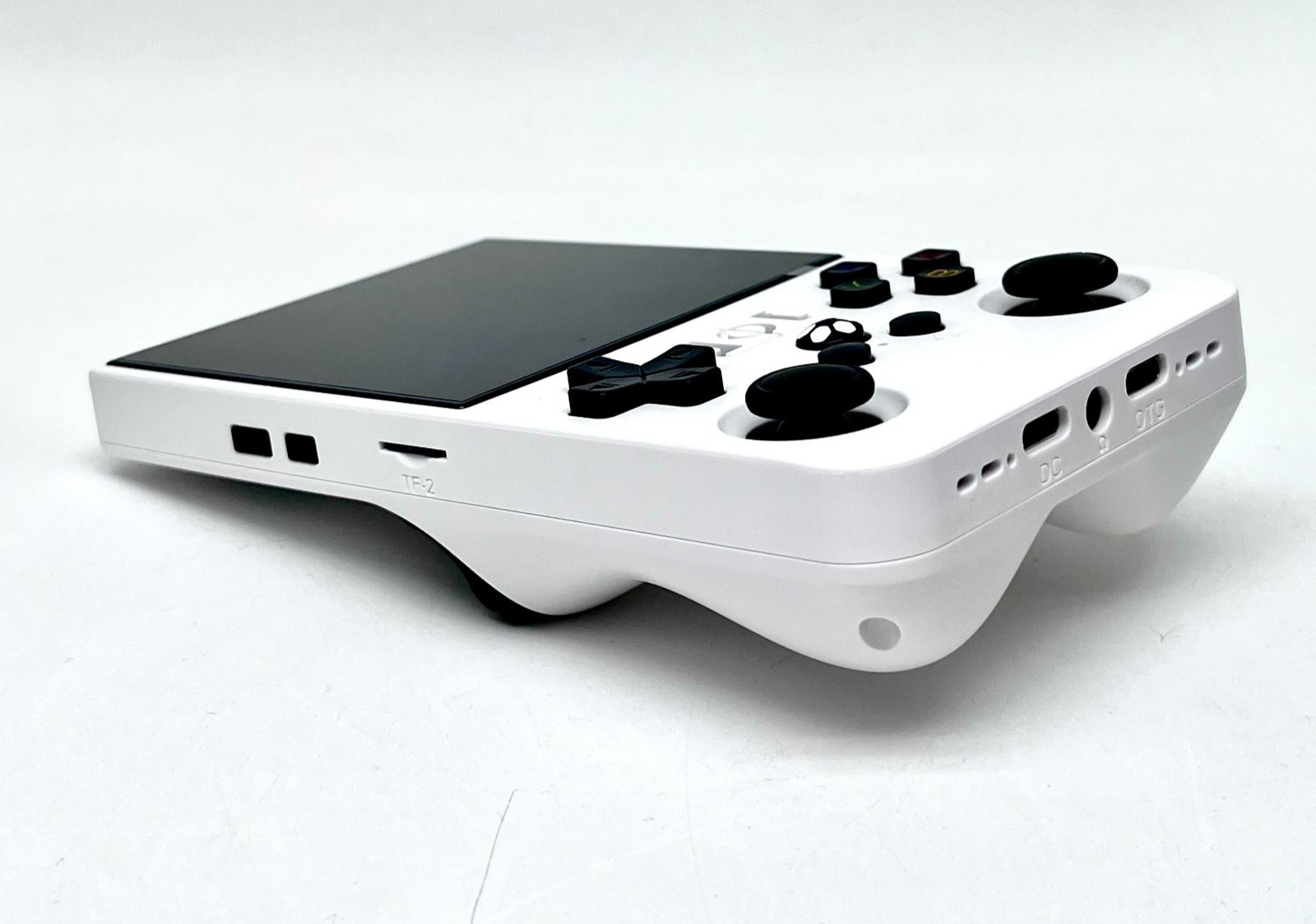 Retro Style Open Source Console w/ 4 Inch 720x720p Display R36 Max – 64GB