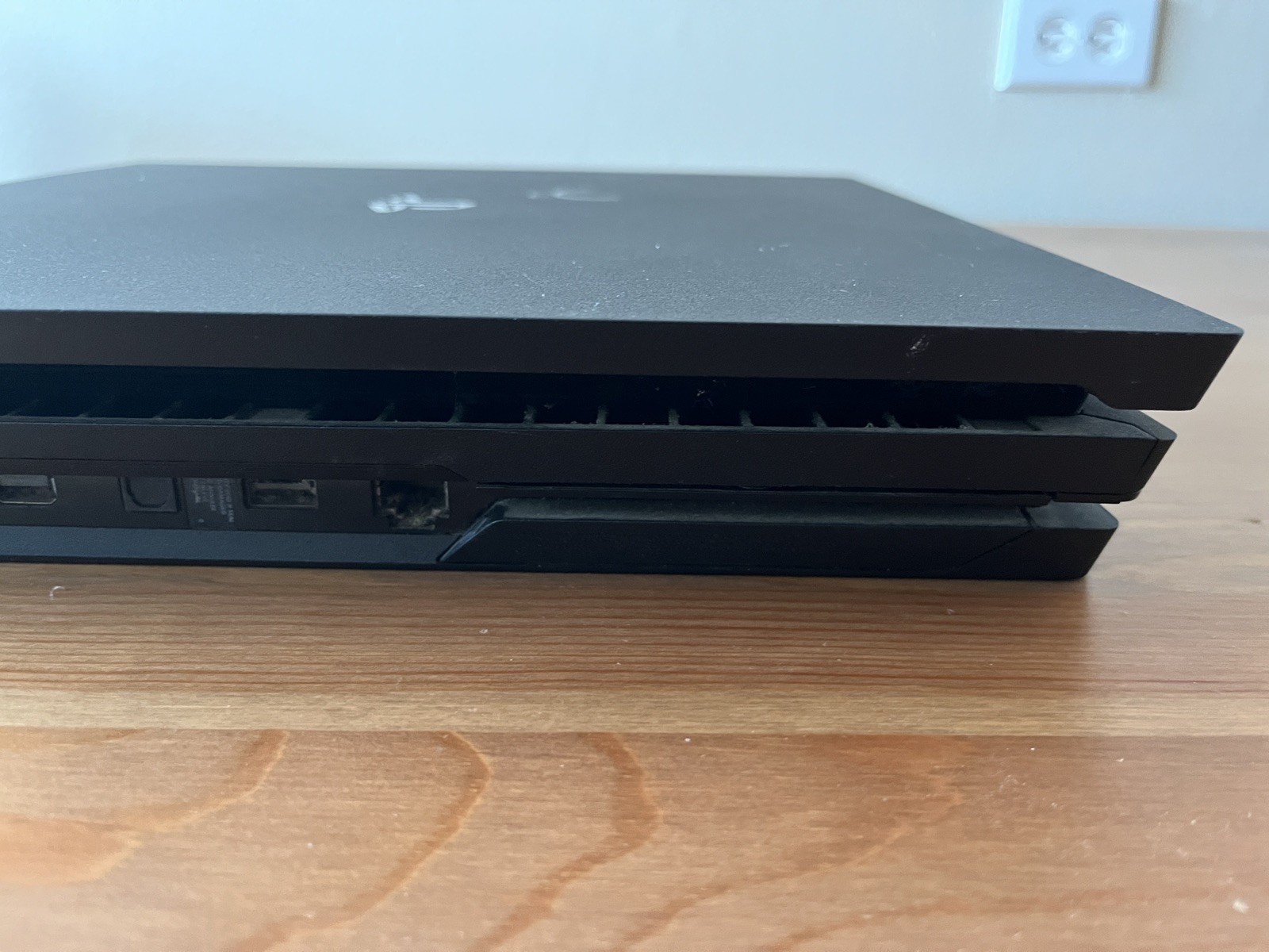 Sony PlayStation 4 PS4 Pro 1TB Console Only – CUH-7015B – Black – Works!
