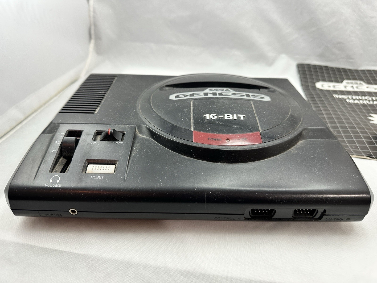 SEGA GENESIS Console MK-1601 System Powers On, RF Adapter w/Manual – Untested
