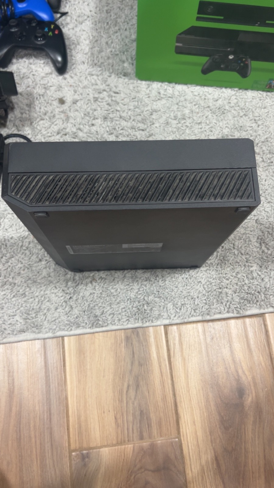Xbox One Console Bundle w/ Original Box, Kinect Sensor, 3 Controllers & 9 Games