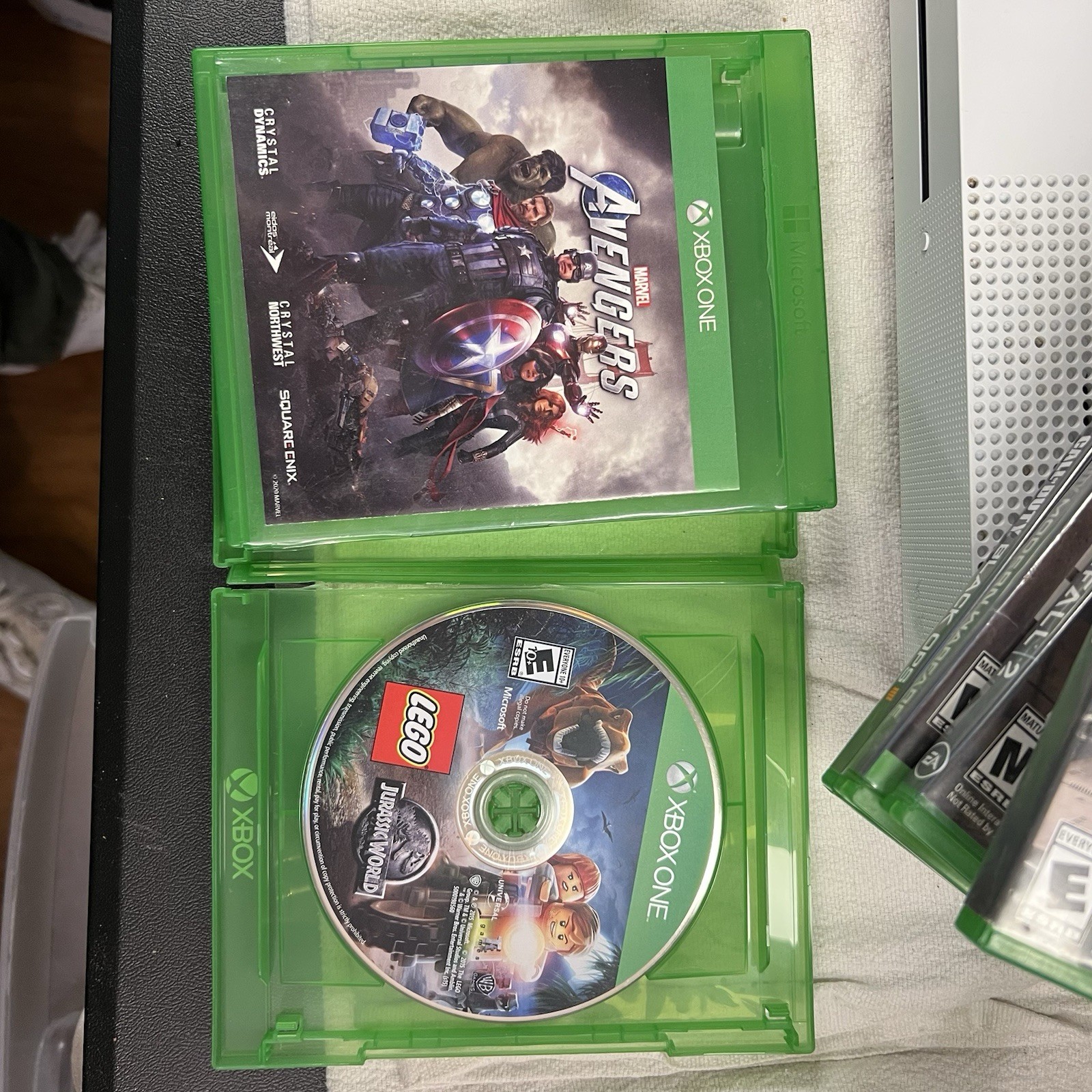 Microsoft Xbox One S White Console Bundle 7 Games