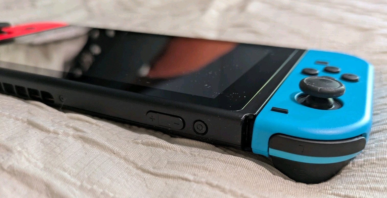 Nintendo Switch Console Neon Blue Red Joy-Con, Mario Kart 8 Deluxe Ed, 121634