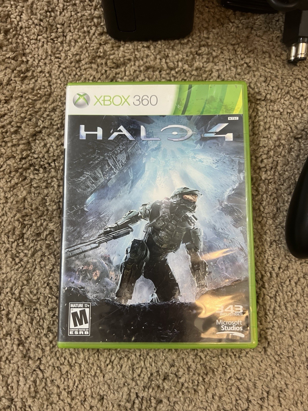 Microsoft Xbox 360 Console + Xbox 360 Controller + Halo 4