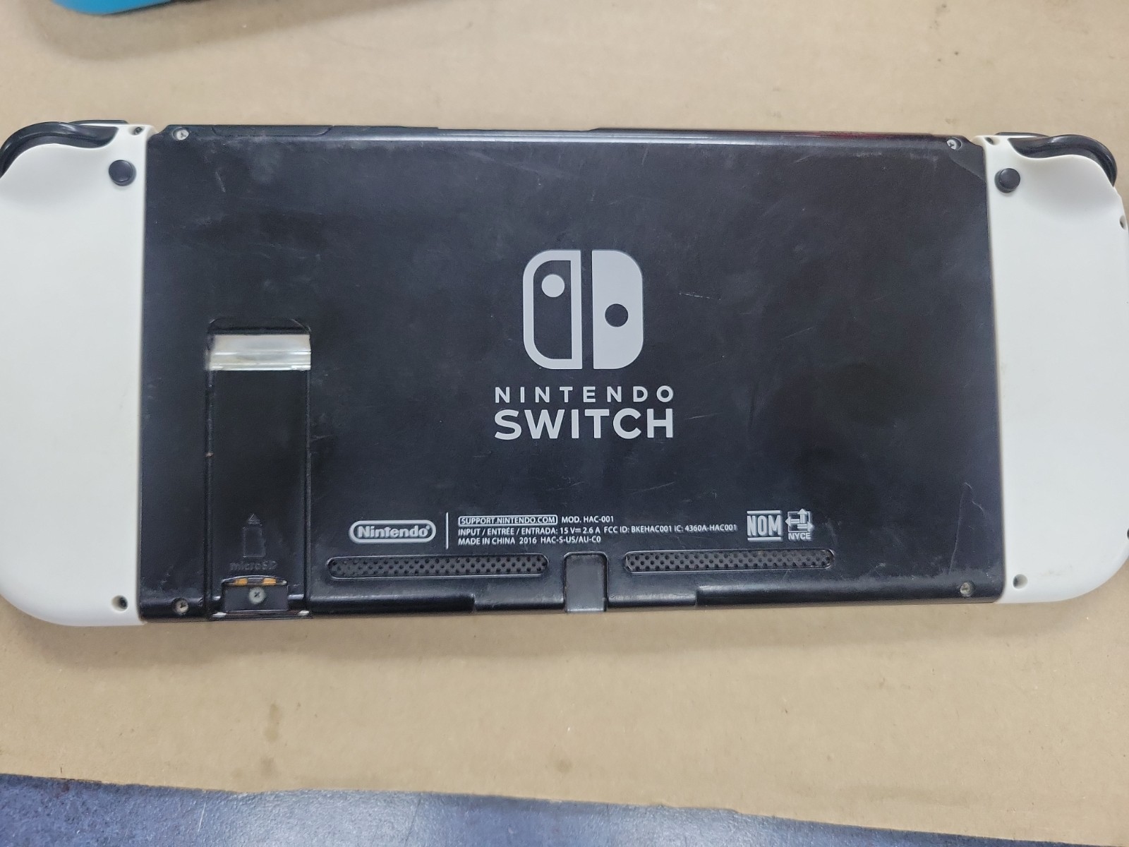 Nintendo Switch Console Tablet w/ Neon Yellow Blue &White Joy-Con. Sold Separat