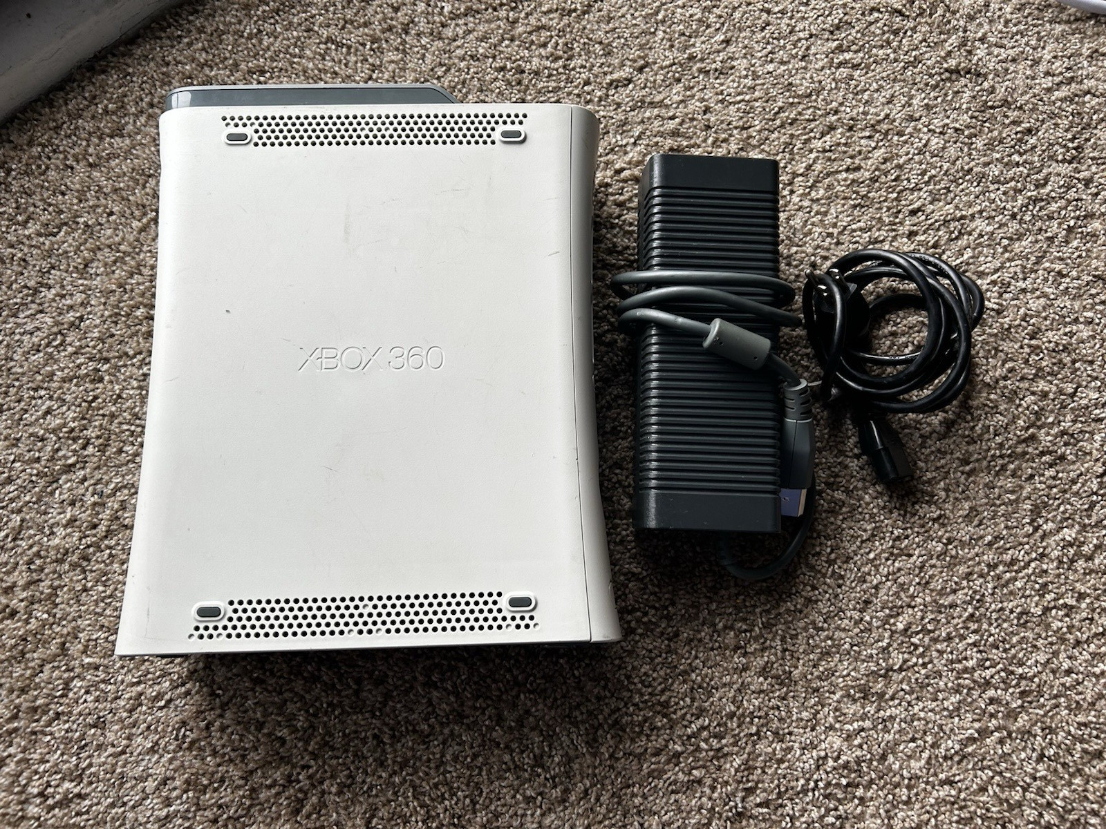 Microsoft Xbox 360 Pro 20GB Home Console – B4J00107