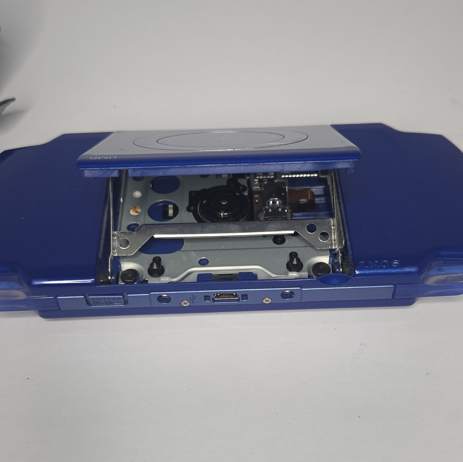 Sony PSP-3000 Blue Handheld System NTSC-U/C Wi-Fi w/ Case & USB Cable & Games