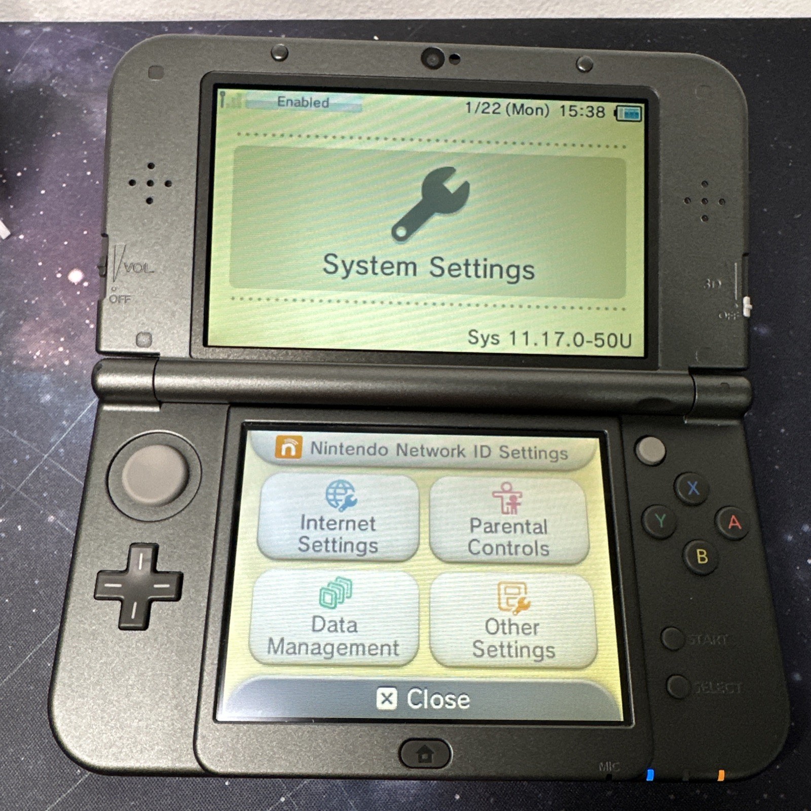 Nintendo New 3DS XL – Metallic Black – Excellent Condition – 512gb SD included