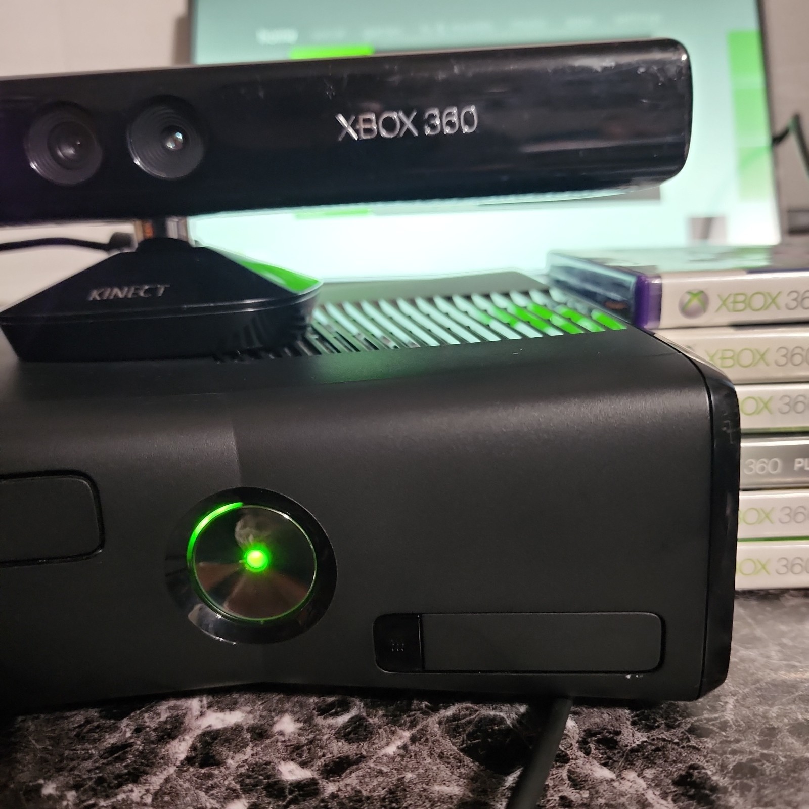 Microsoft Xbox 360 S 4GB Console Bundle Kinect Sensor 5 Games Tested Working OEM