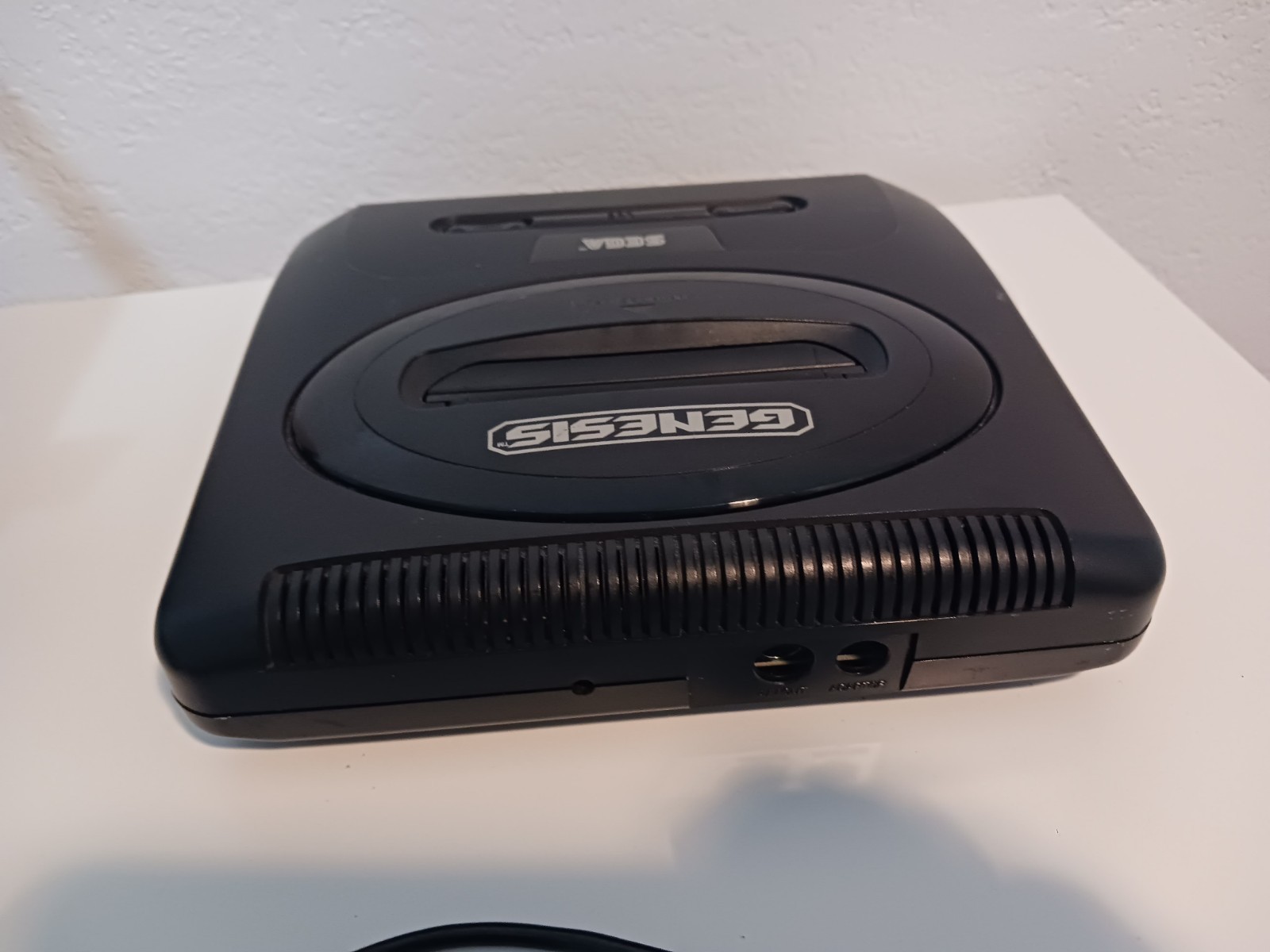 SEGA Genesis Console Model 2 MK-1631 Bundle + Authentic Sonic 2 + 1 Controller