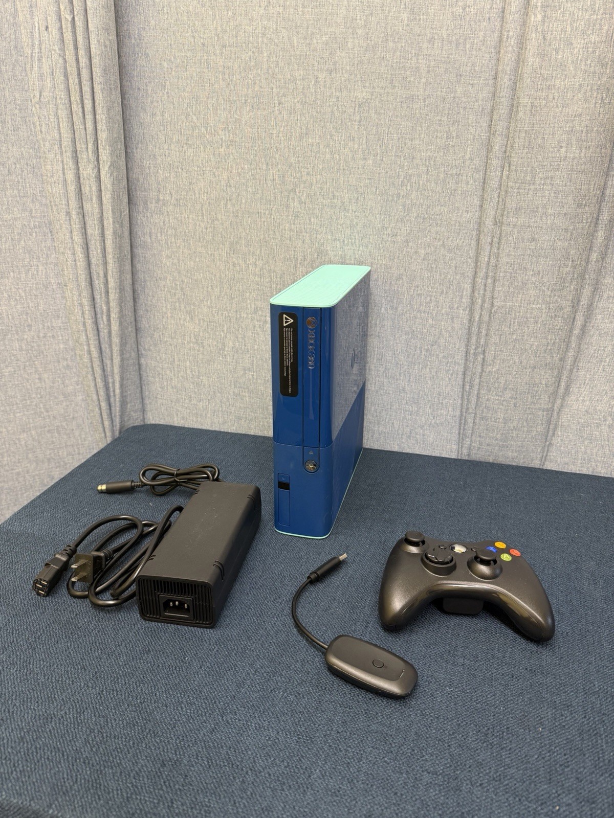 Xbox 360 E Call Of Duty Special Edition Blue Console 500GB