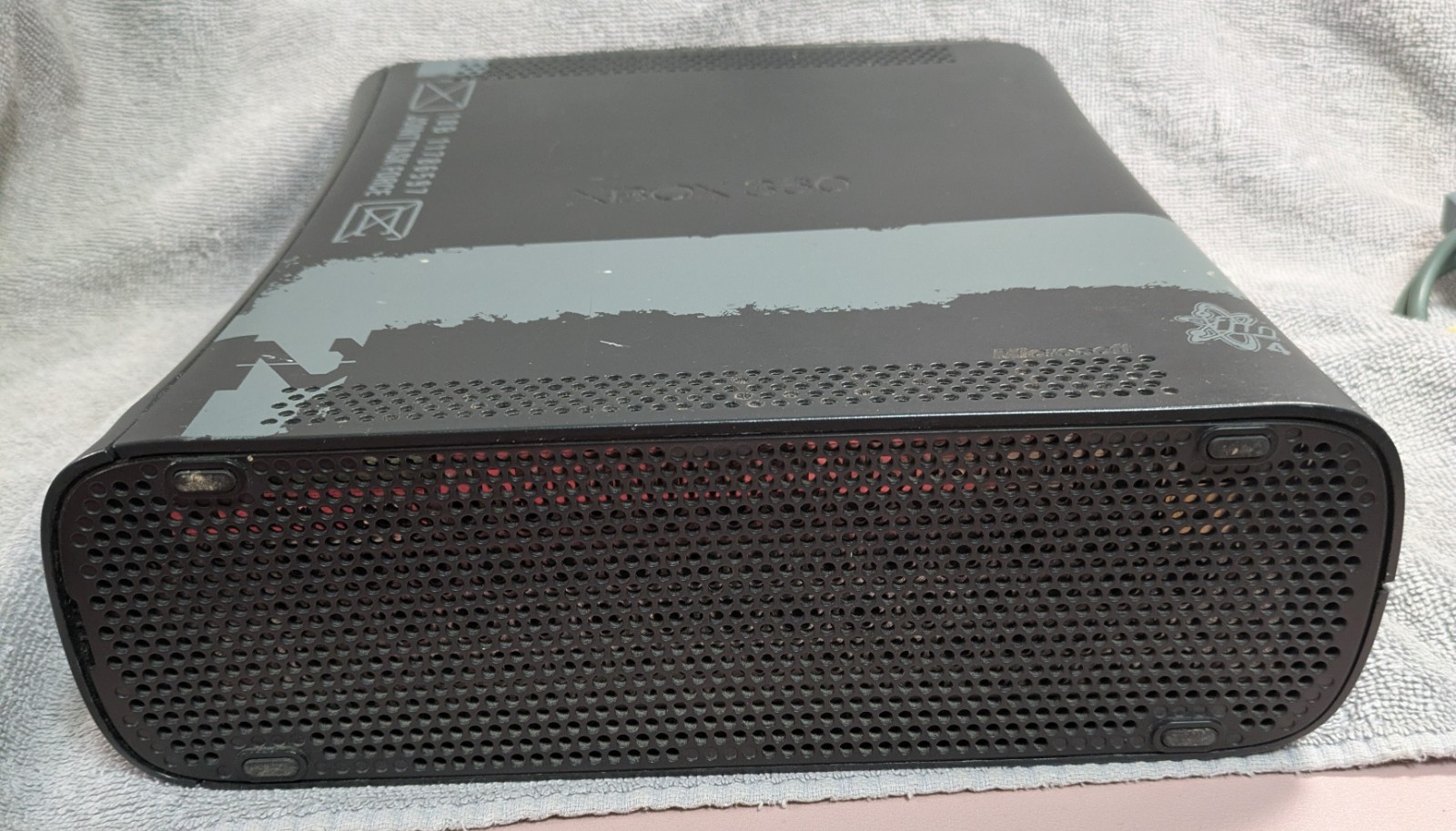 Microsoft XBOX 360 Modern Warfare 2 Console For Parts or Repair MW2 Edition READ