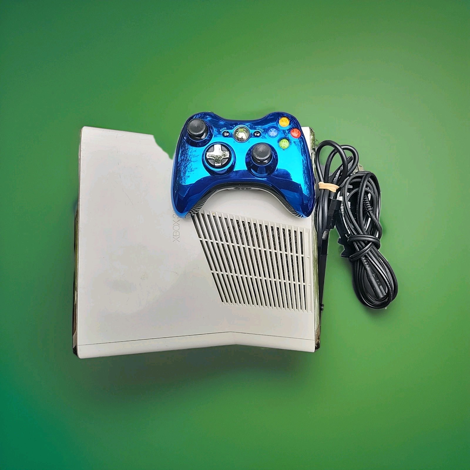 Xbox 360 S Slim Special Edition WHITE Model: 1439 320GB Console W/ Controller