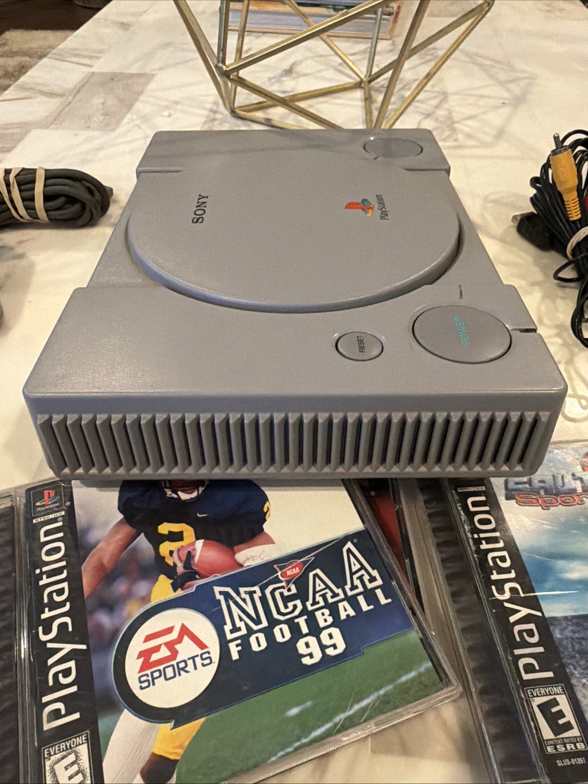 Sony PlayStation 1 PS1 SCPH-7001 Console OEM Controller Tomb Raider 2 + 2 Games