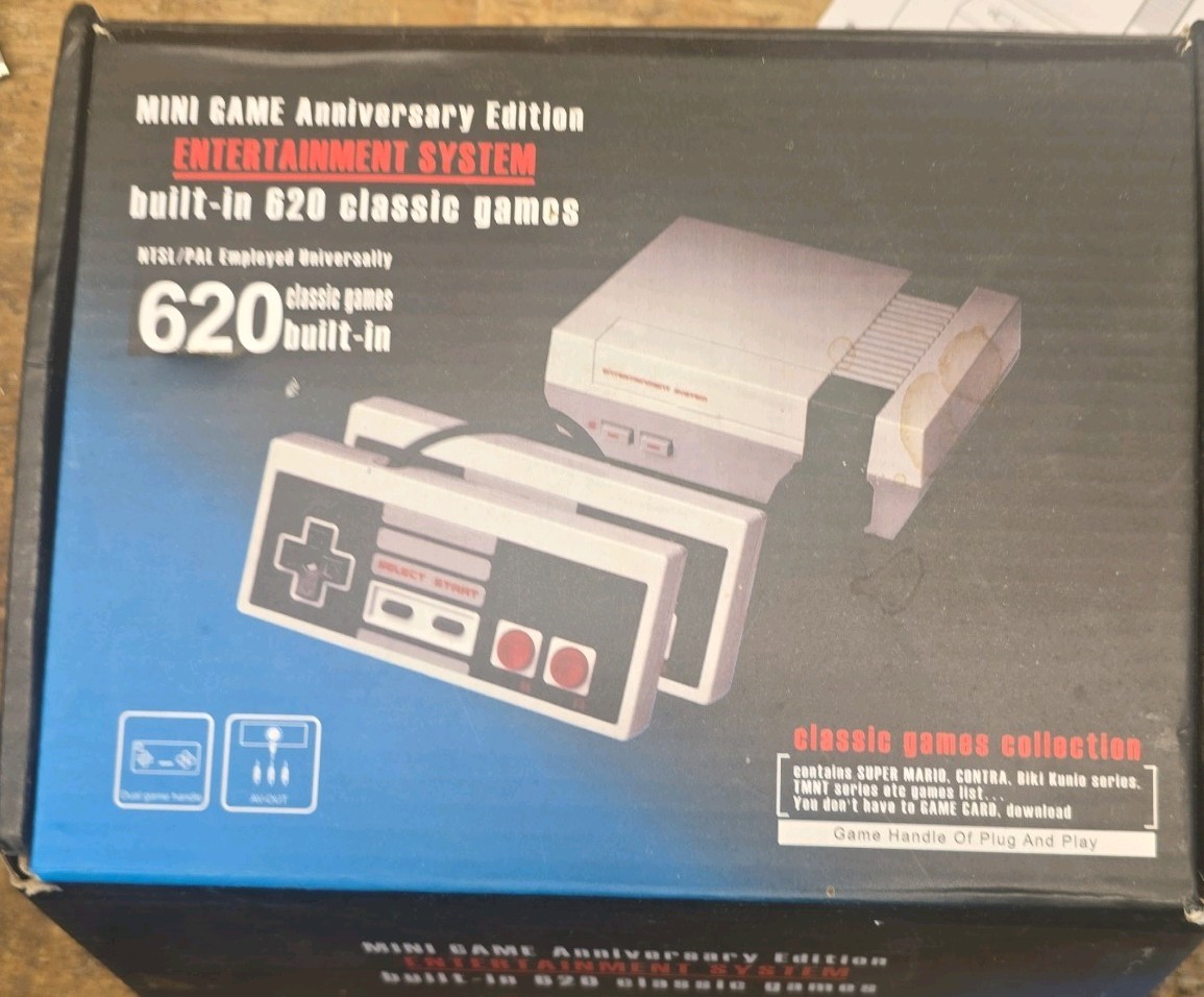 Mini Game Anniversary Edition 620 NES Console 620 Games AV-Out USB 2 Controllers