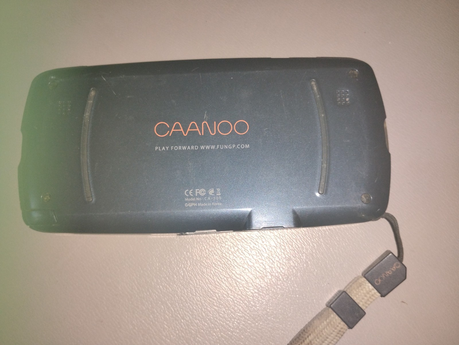 GPH CAANOO white Box Emulator Linux Handheld Console Very Rare WORKS