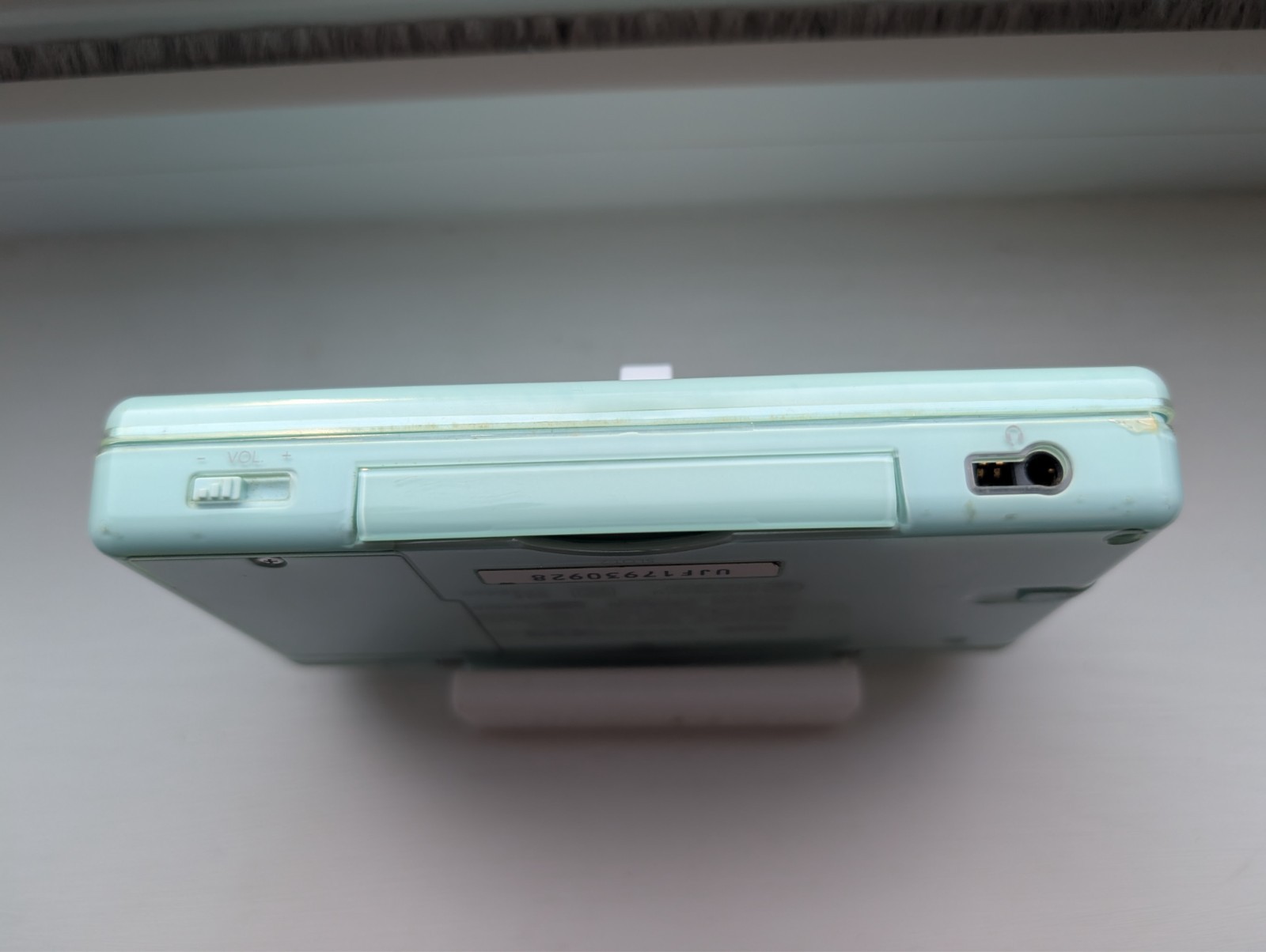 Nintendo DS Lite Handheld Console – ICE BLUE – TESTED – w/ slot cover + stylus