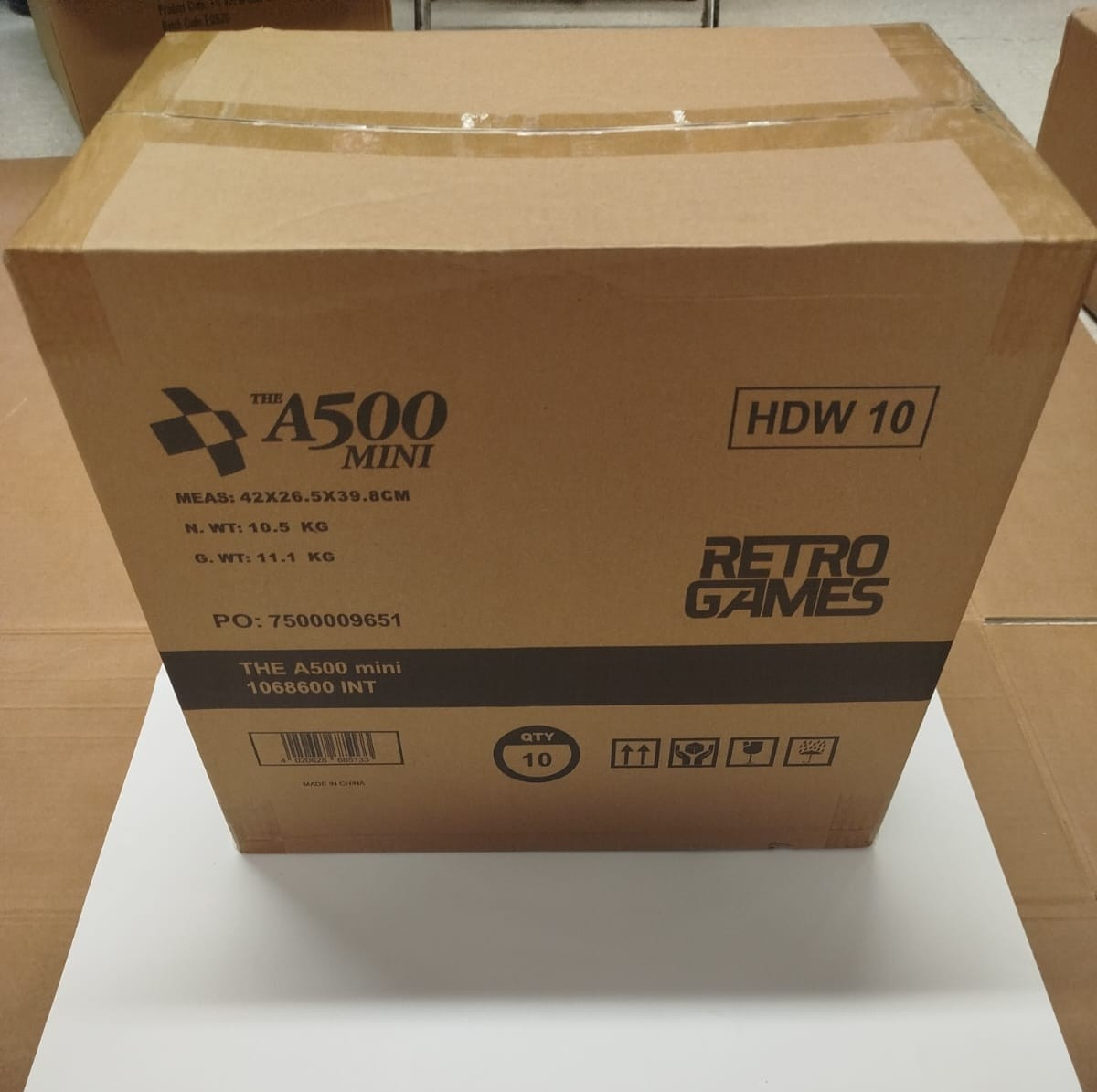 The A500 Mini – Masterkon Original Shipping Box with 10 Consoles AMIGA SEALED